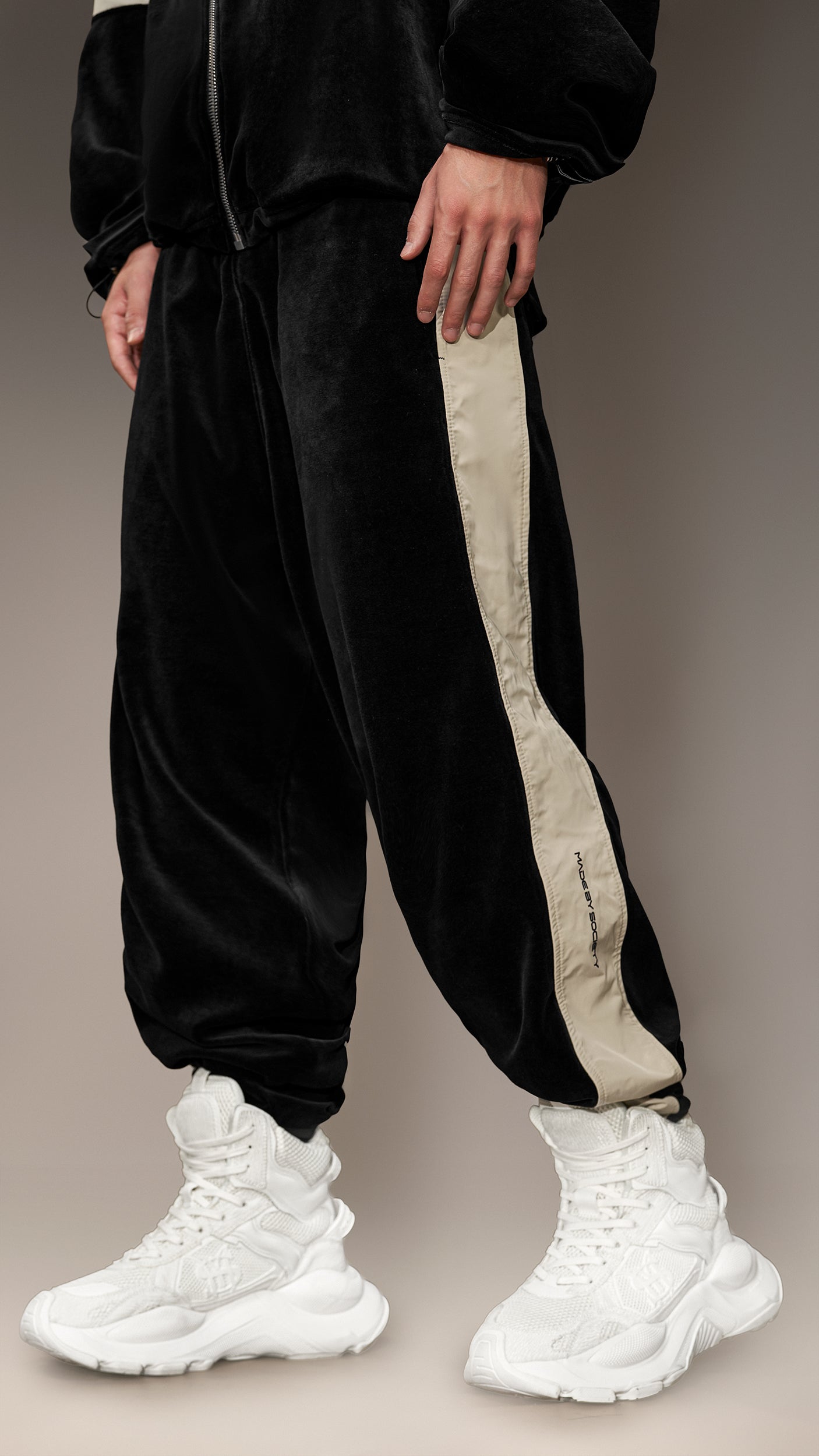 Spodnie z aksamitu - P16703