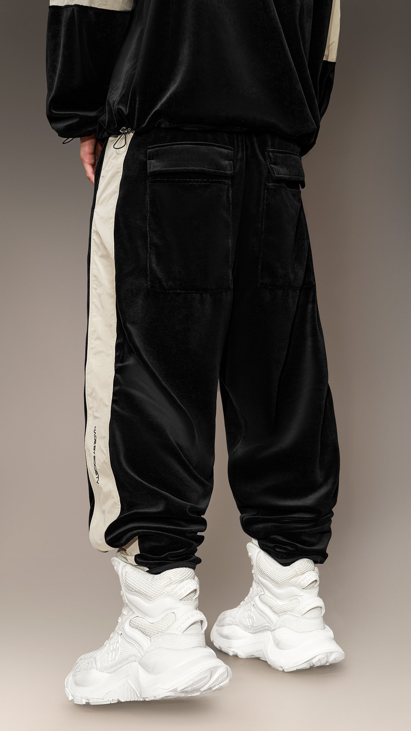 Spodnie z aksamitu - P16703