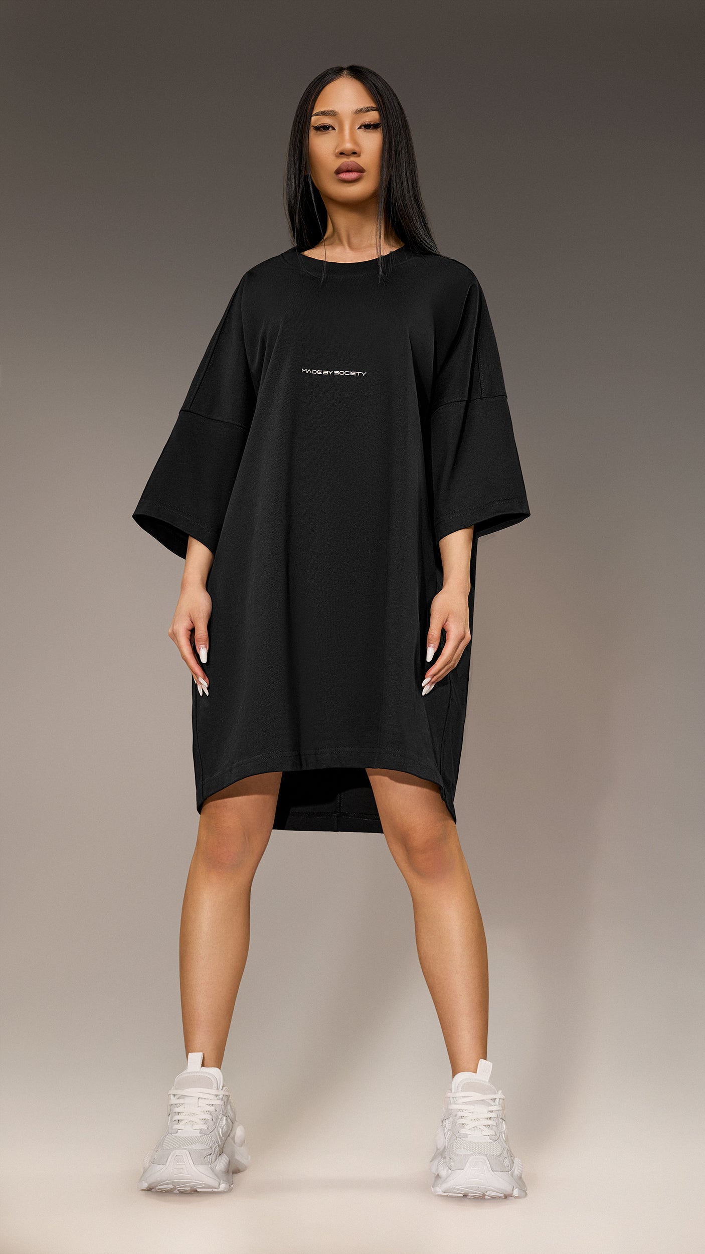 T-shirt z wycięciem Made by Society - T26324