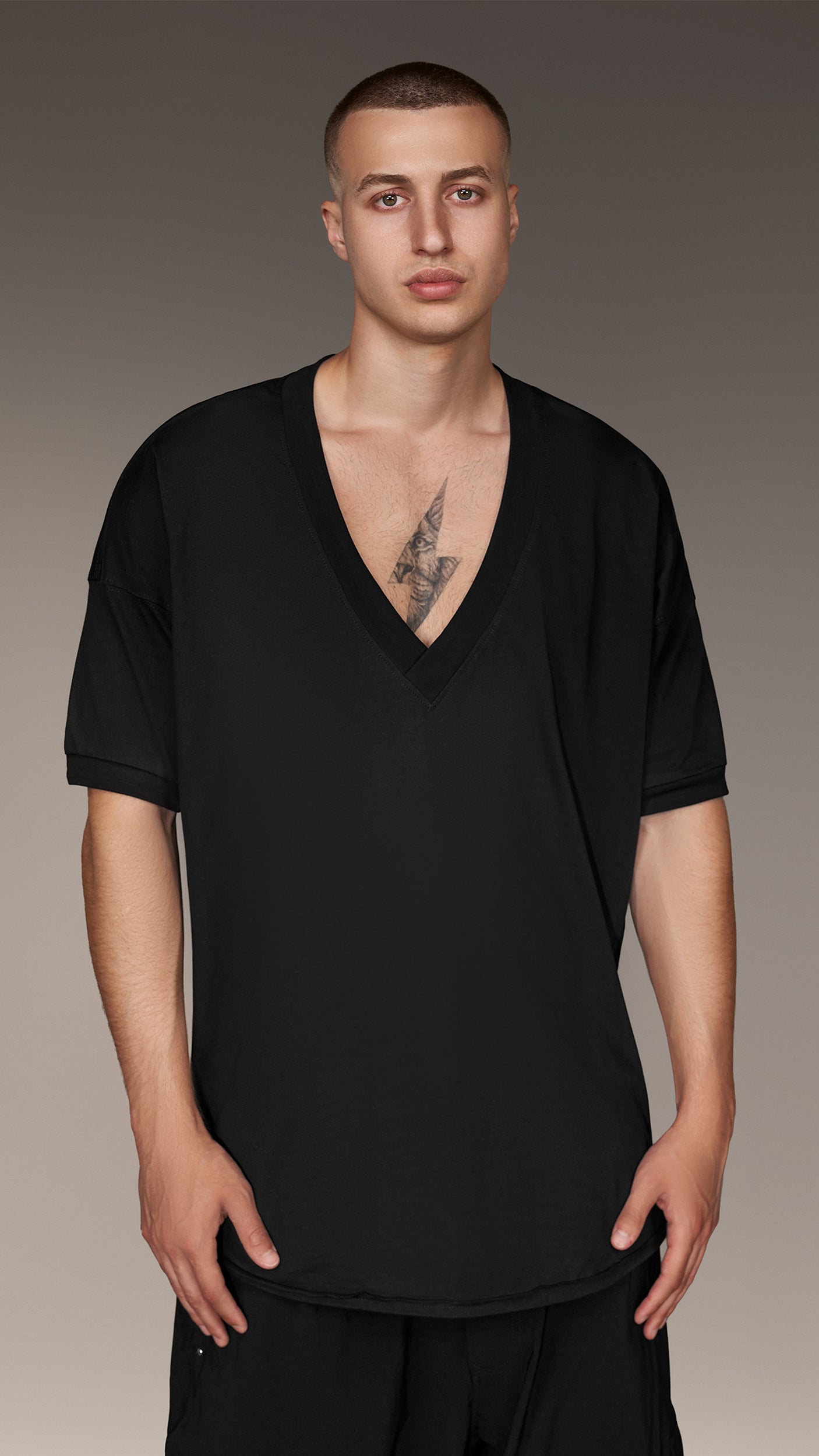 Tricou cu decolteu - T16520