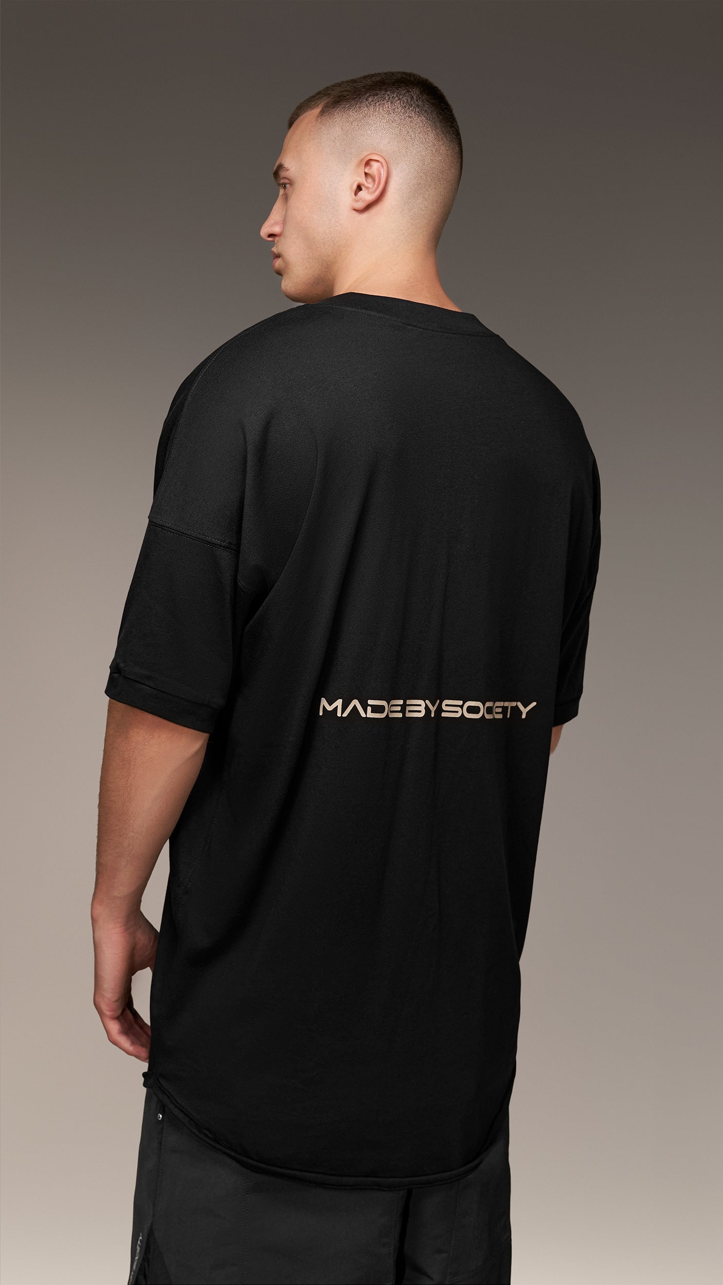 T-shirt z dekoltem - T15808