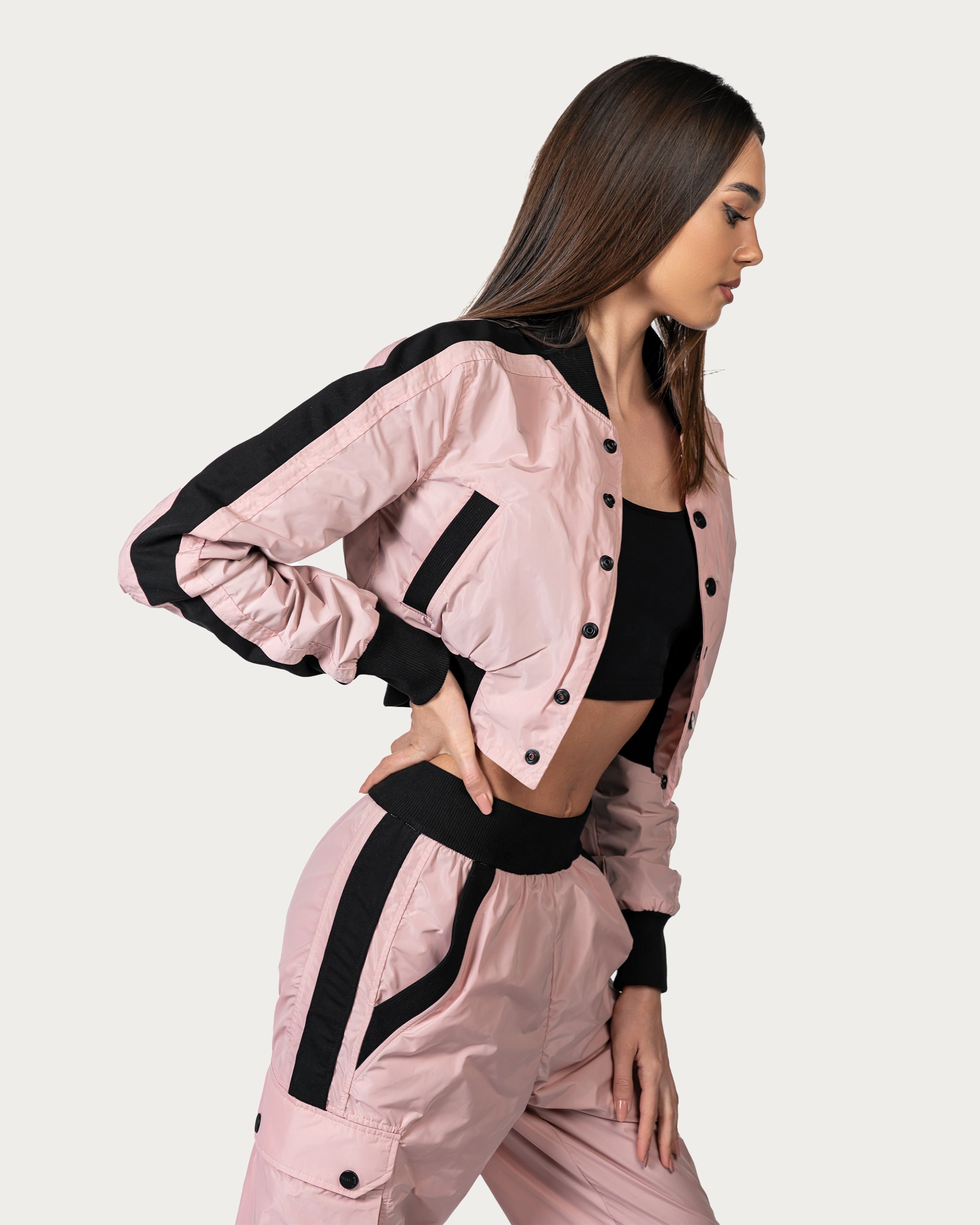 Kurtka bomber z ćwiekami - J24252