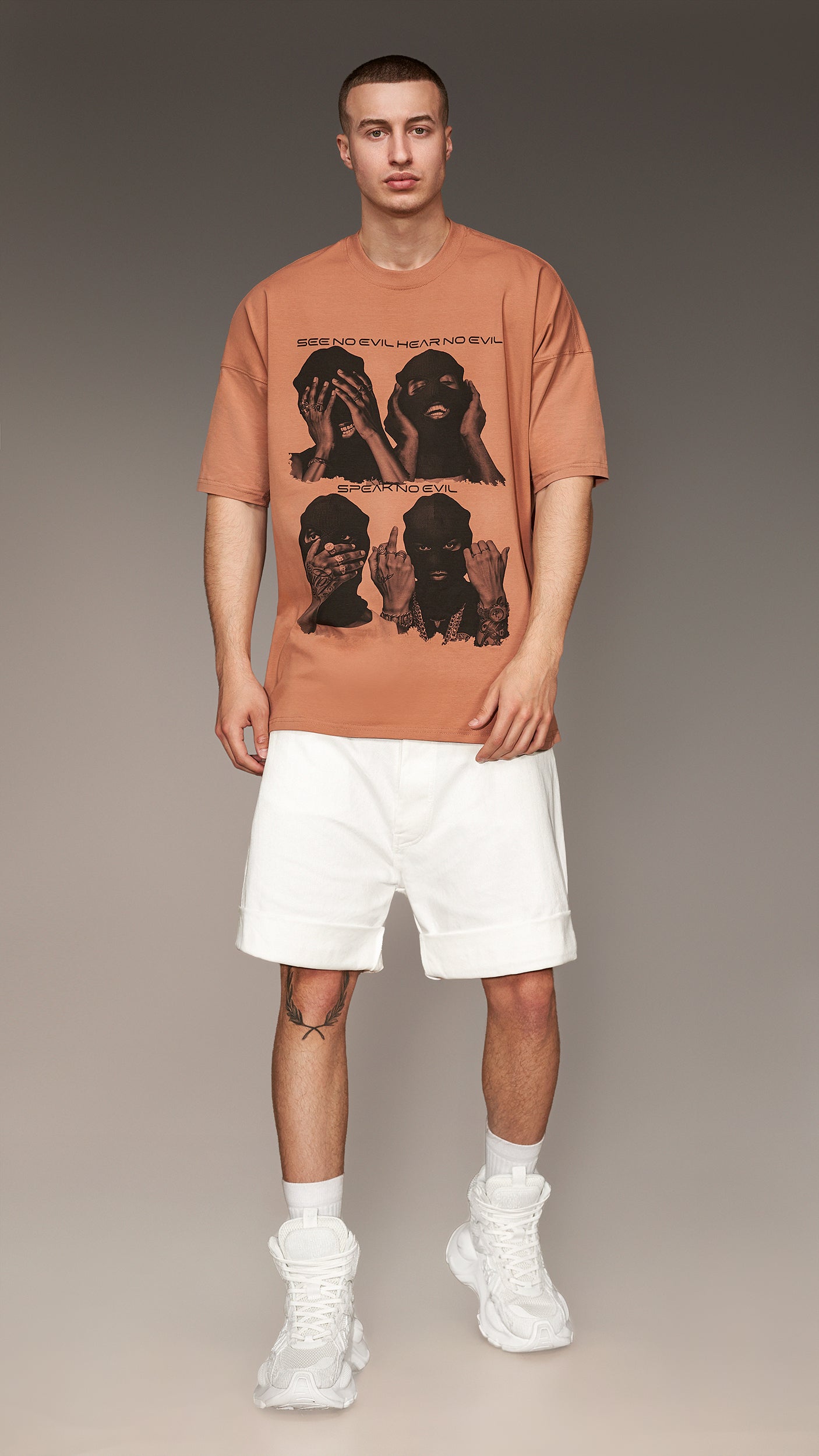 T-shirt „No Evil” od Made by Society - T15421