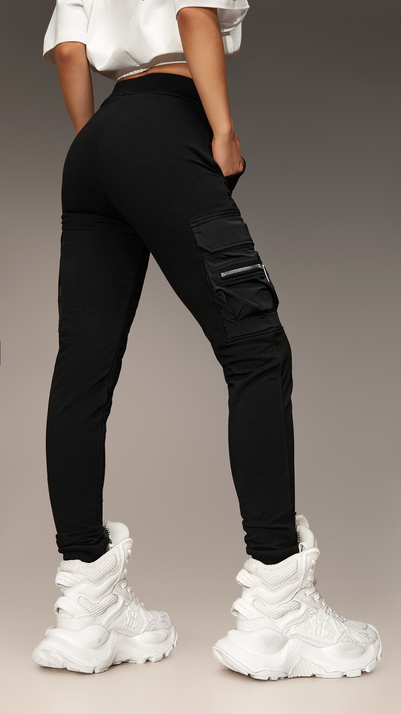 Pantaloni cargo - P24800