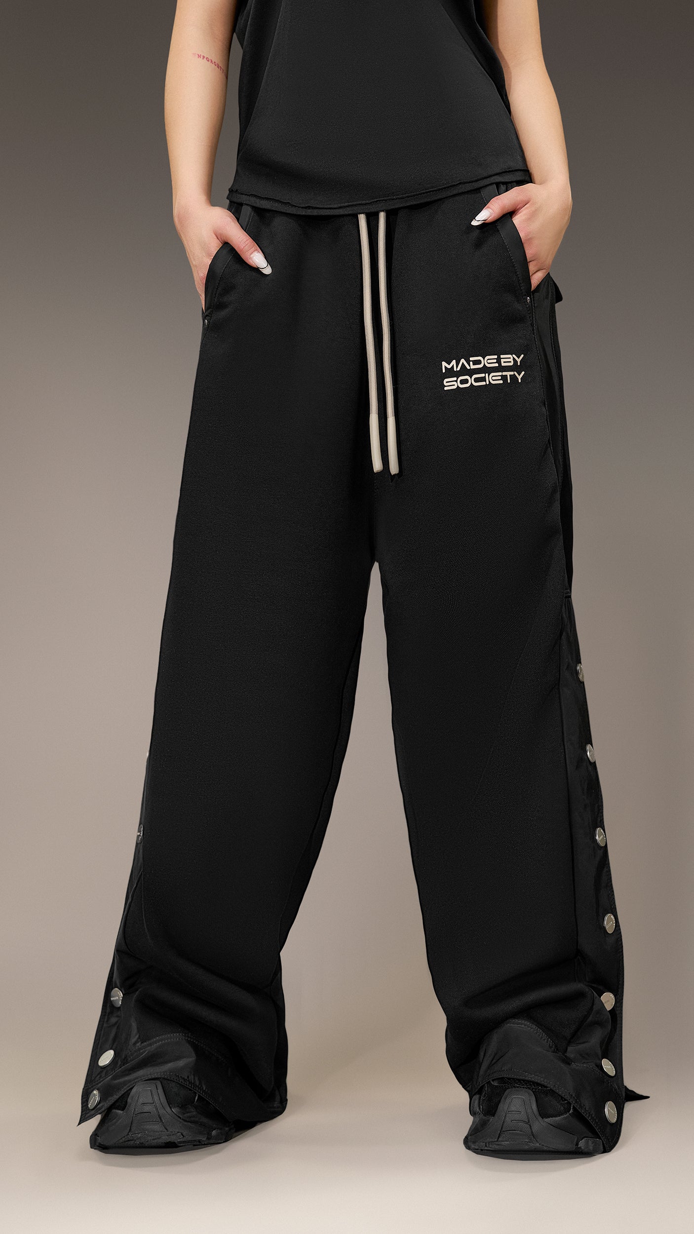 Spodnie z zapięciami Made By Society - P26037