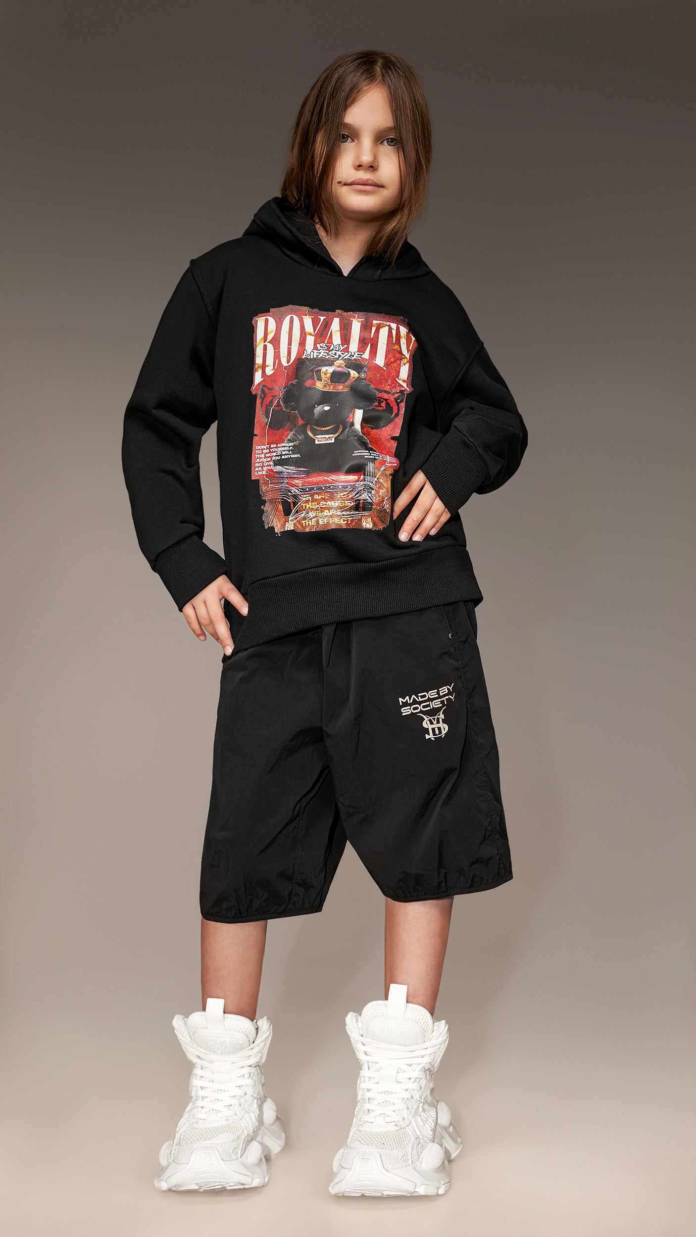 Bluza z kapturem z niedźwiedziem królewskim - H34591