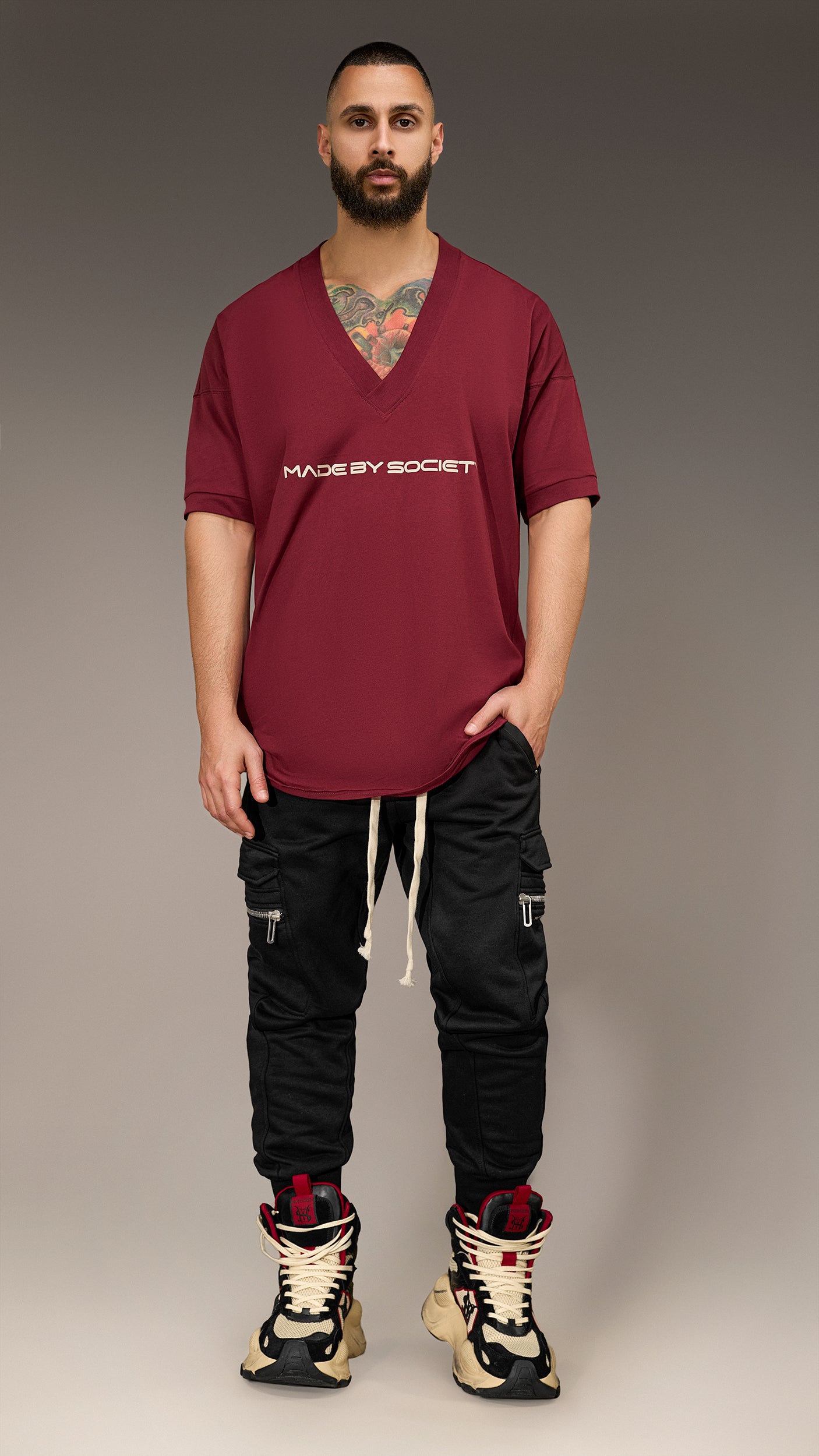 Oversized T-shirt with V-neckline - T16101