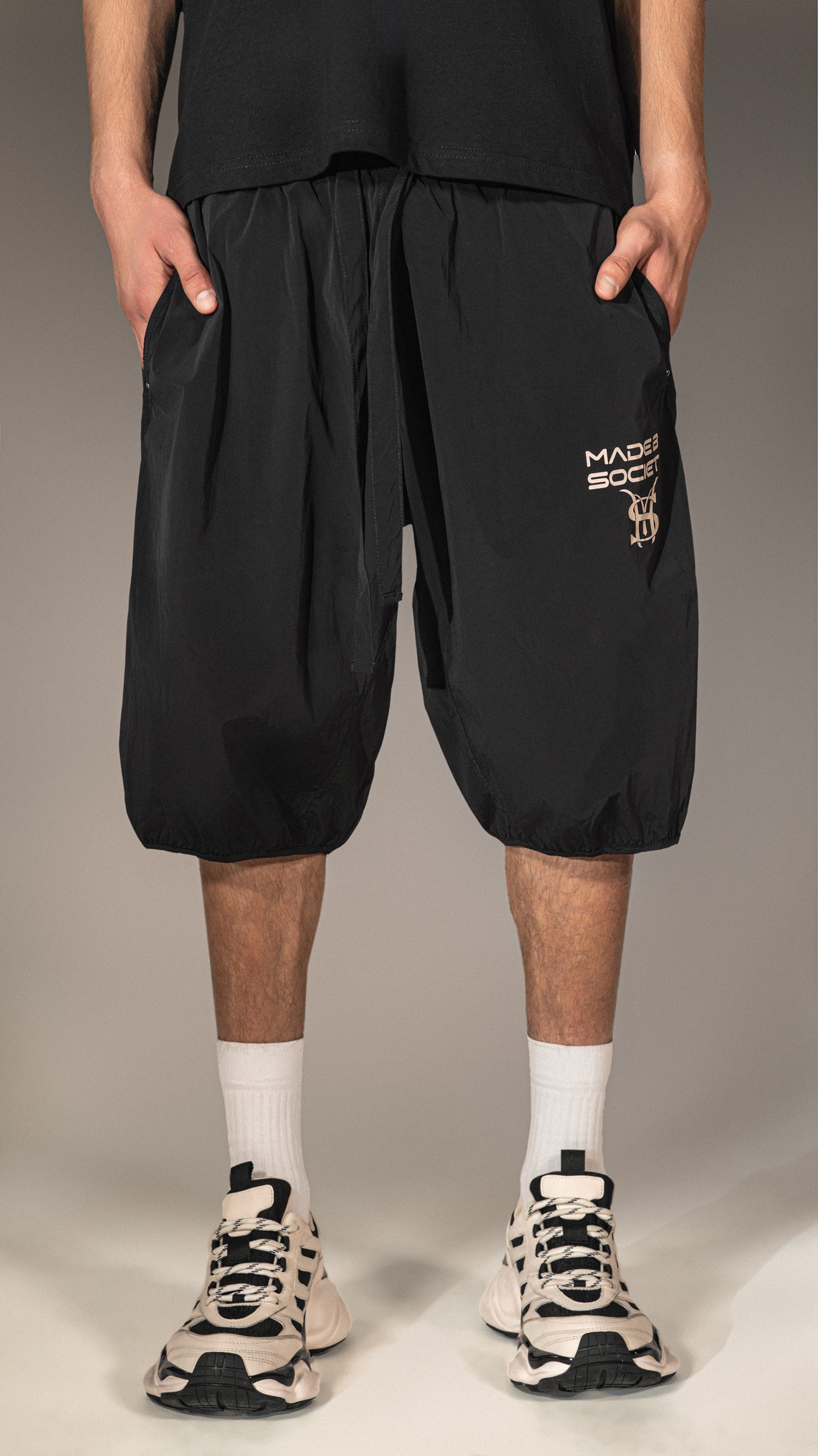 Casualowe bermudy „Made by Society” - B15606