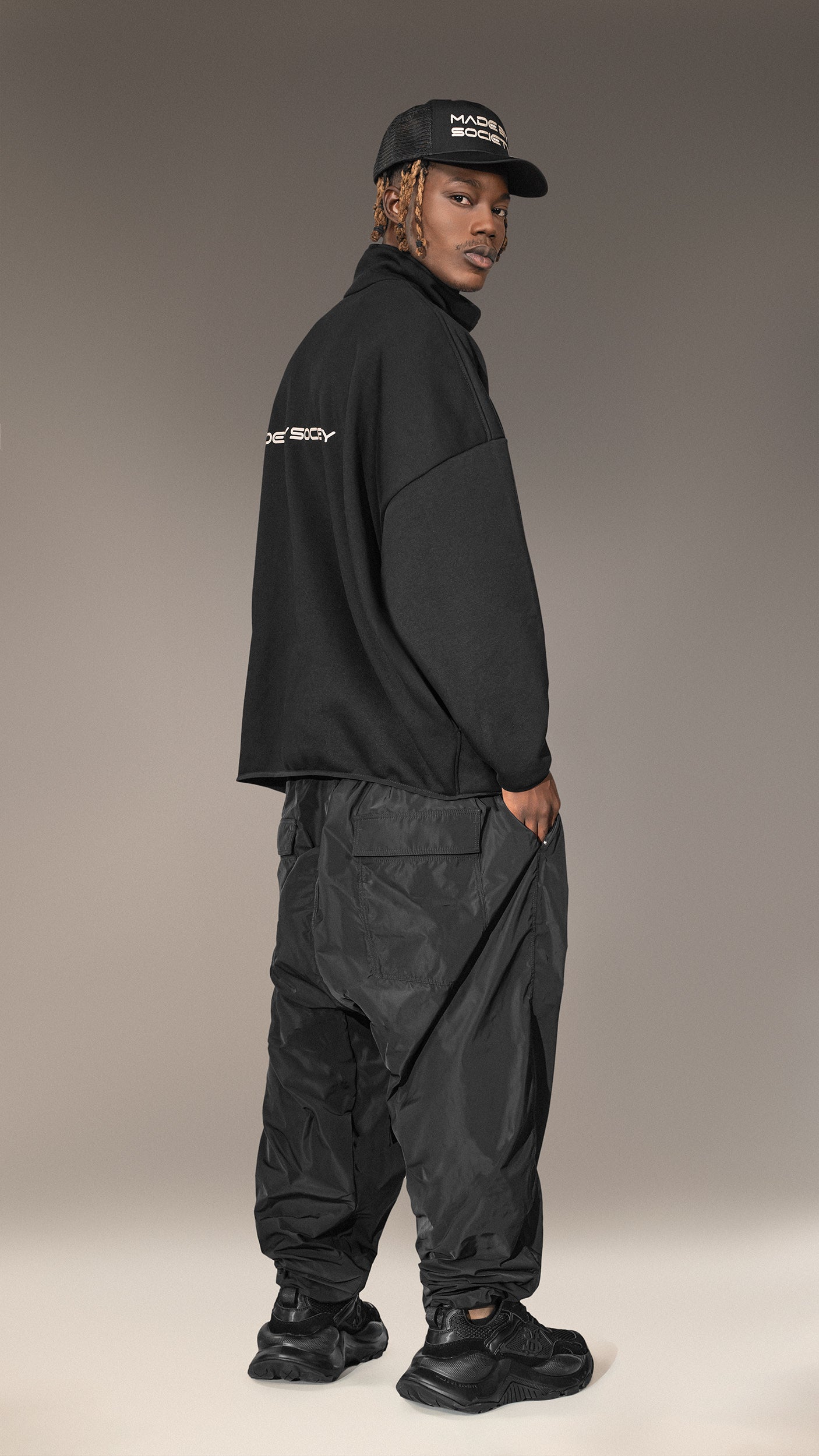 Czarny Bluza z Suwakiem „Made By Society” - H15766