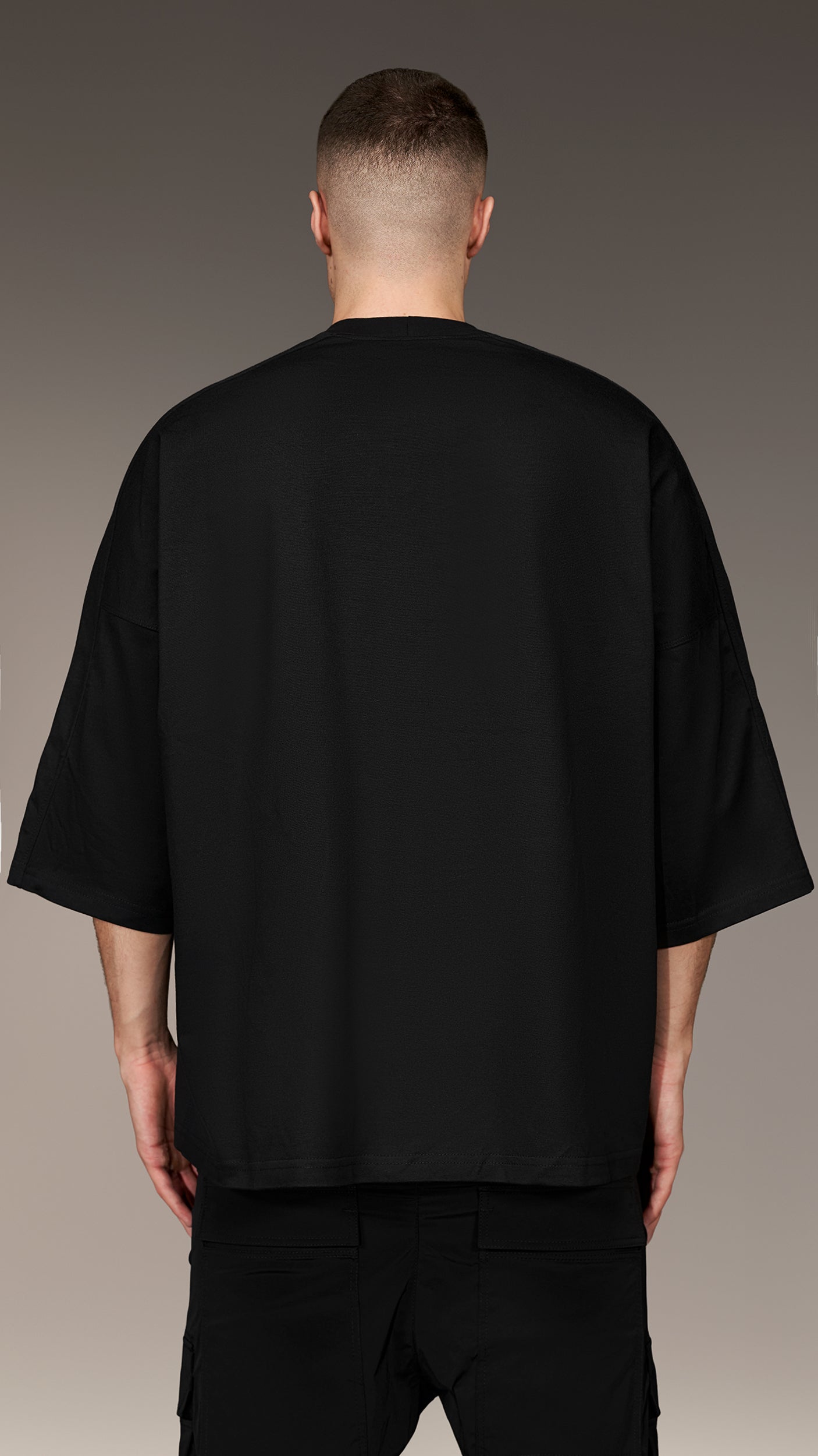 Minimalistyczny T-shirt Urban Core