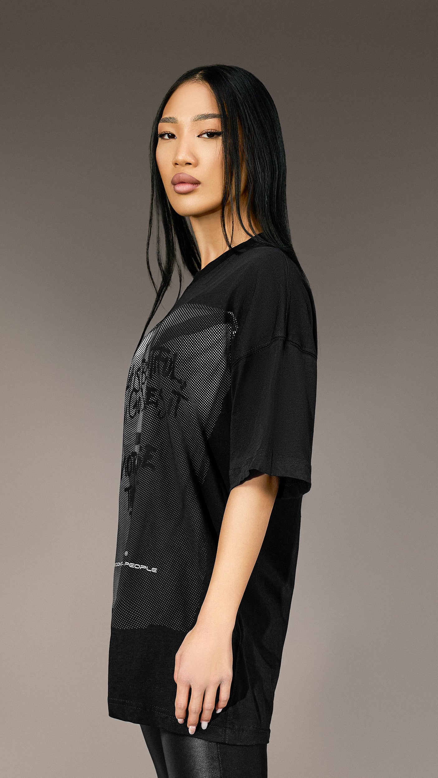 Oversize'owy T-shirt "Made By Society" - T25938