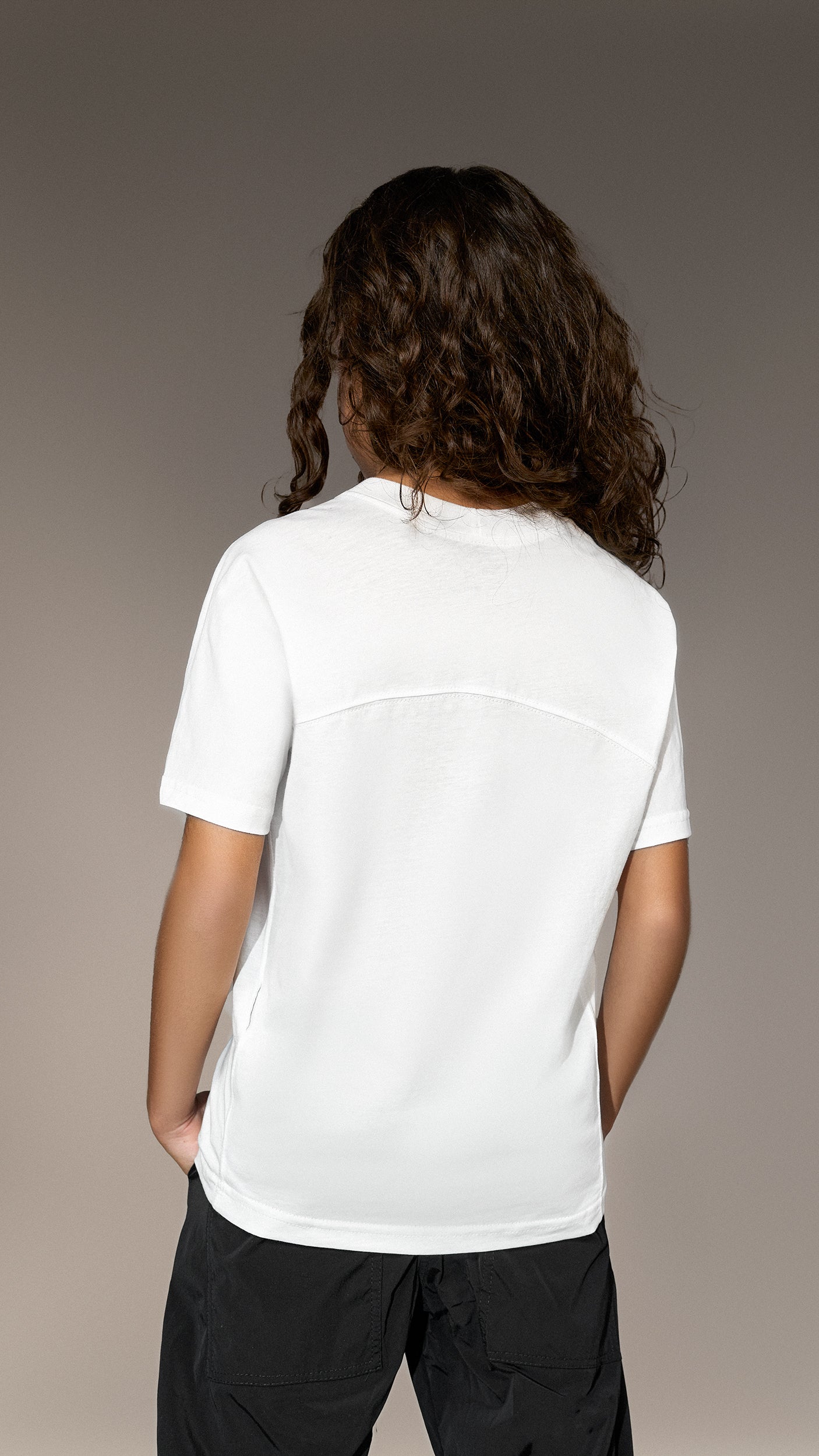 Biały T-shirt "Made by Society" - T35652