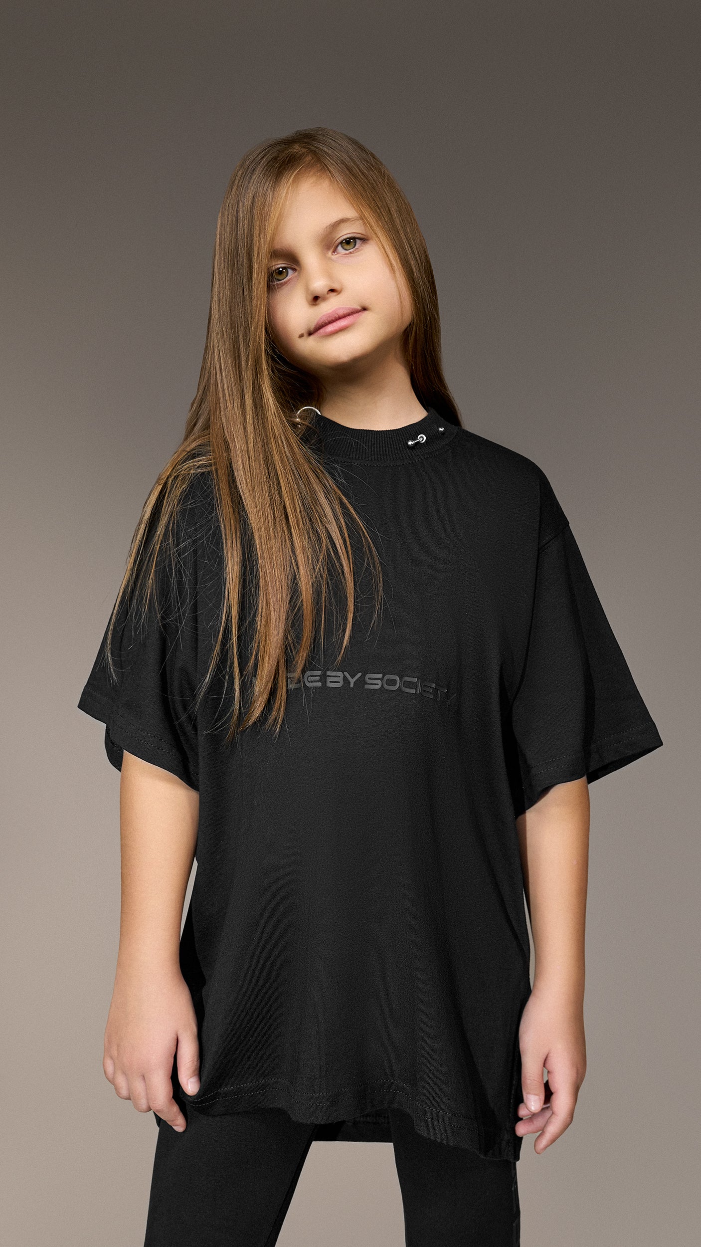 Oversized Czarny T-Shirt "Made by Society" - T35571