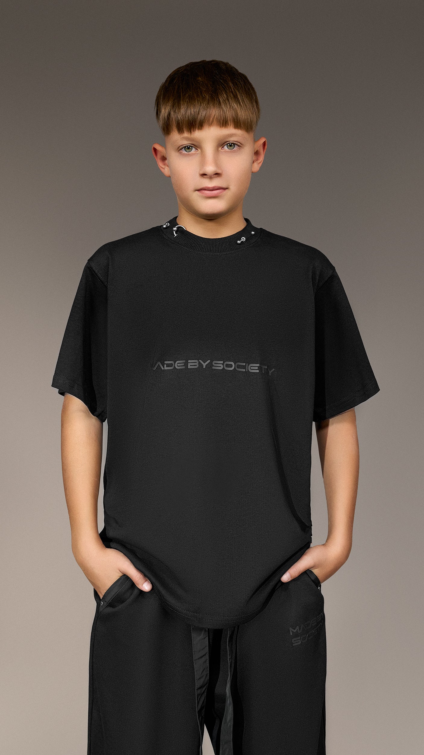 Oversized Czarny T-Shirt "Made by Society" - T35571