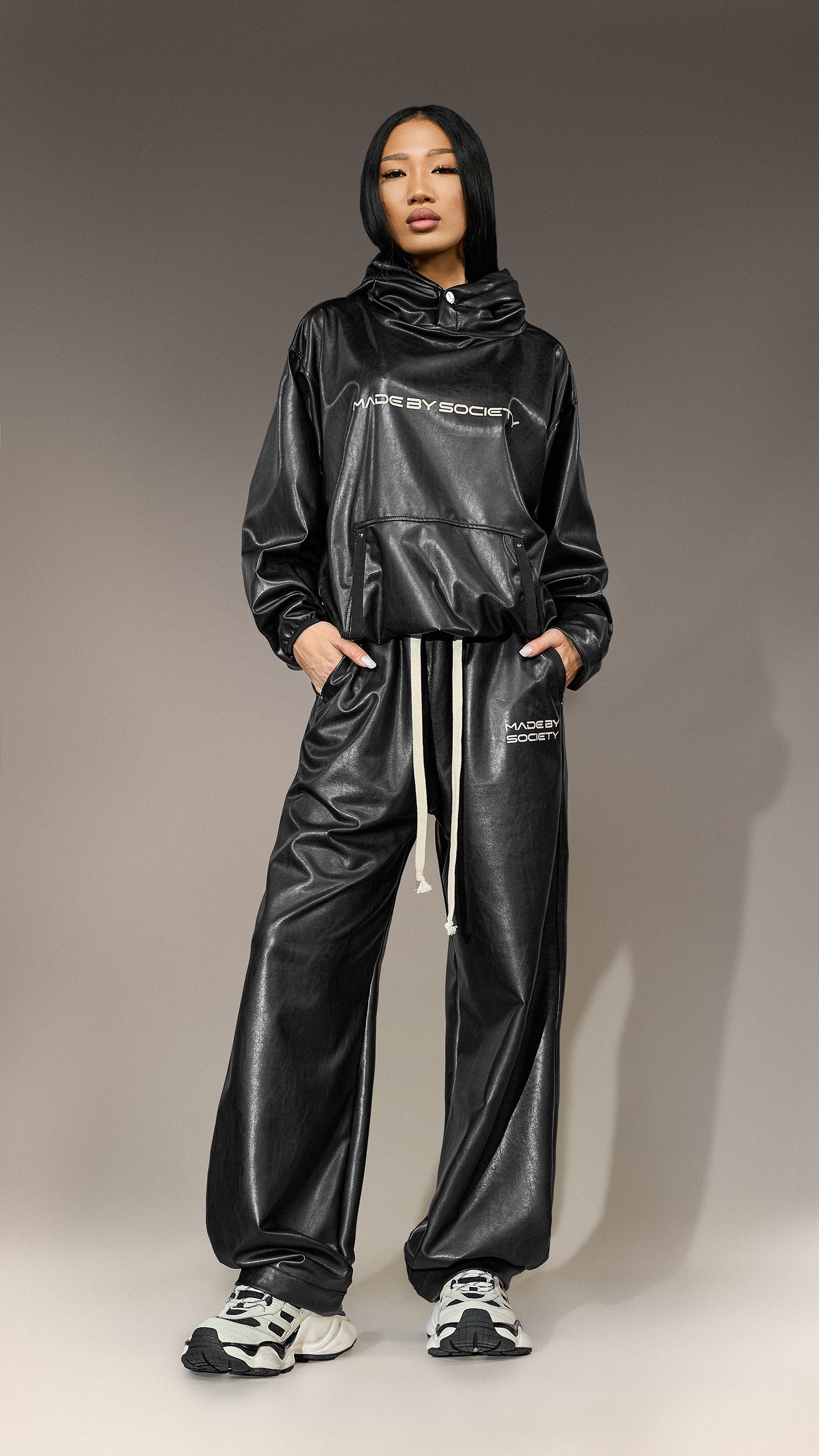 Czarny Błyskawiczny Bluza - H25842
