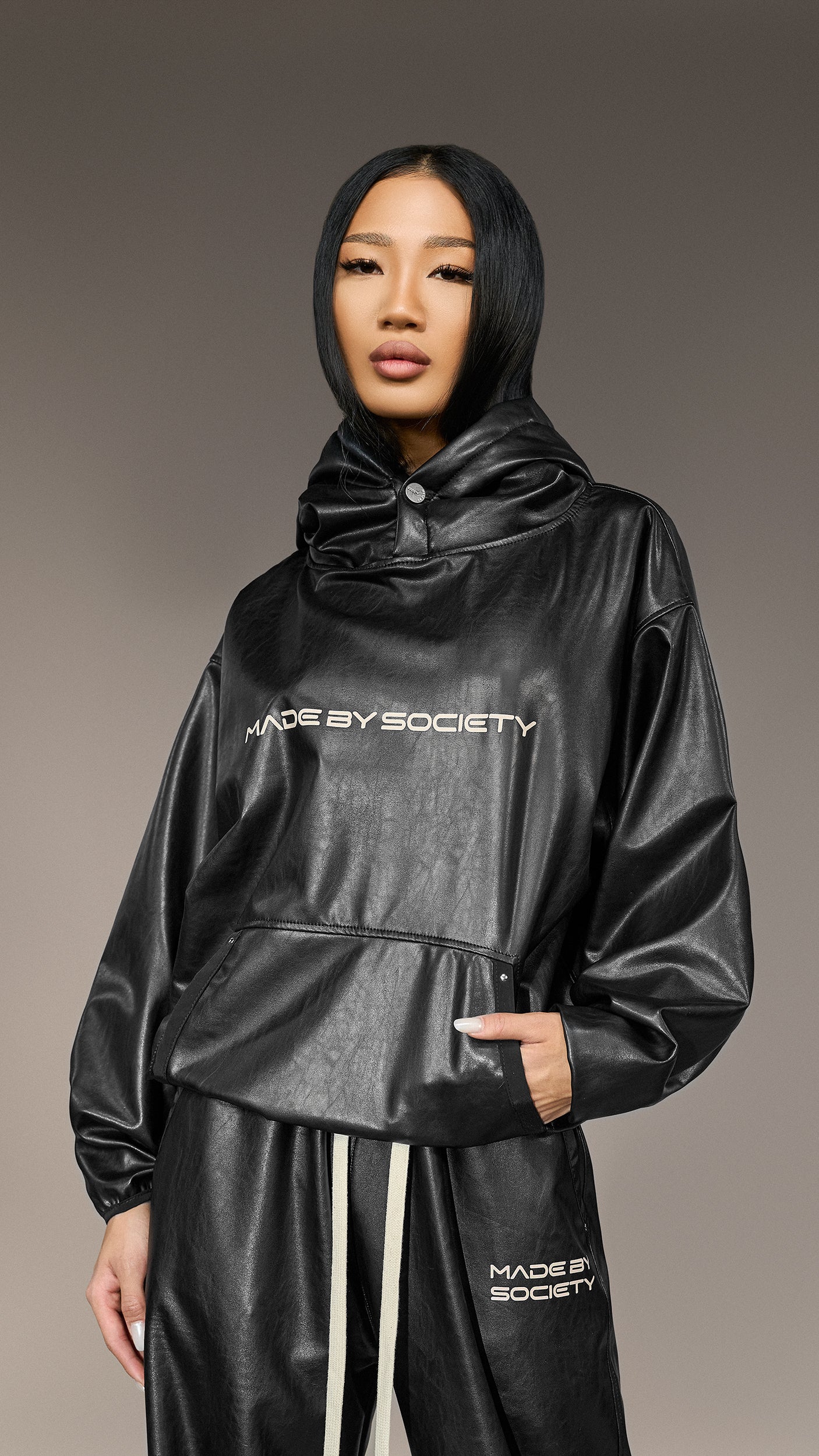 Czarny Błyskawiczny Bluza - H25842