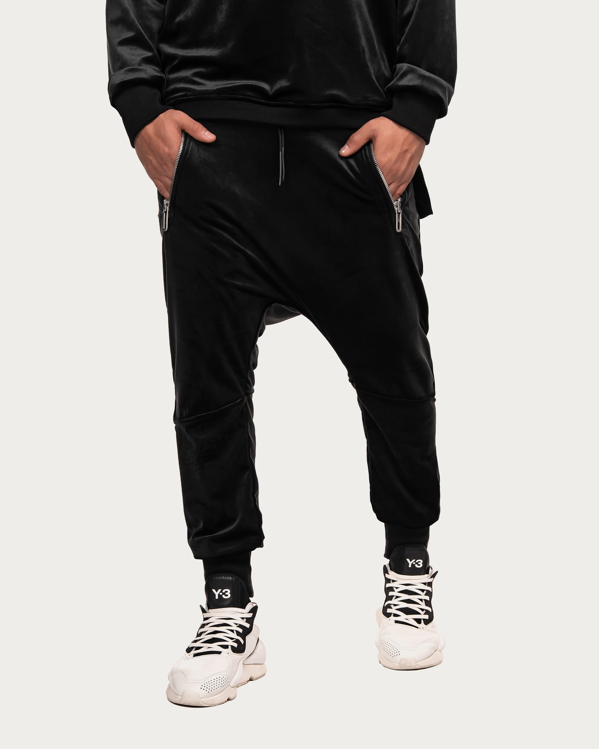 Welurowe spodnie jogger - P13191