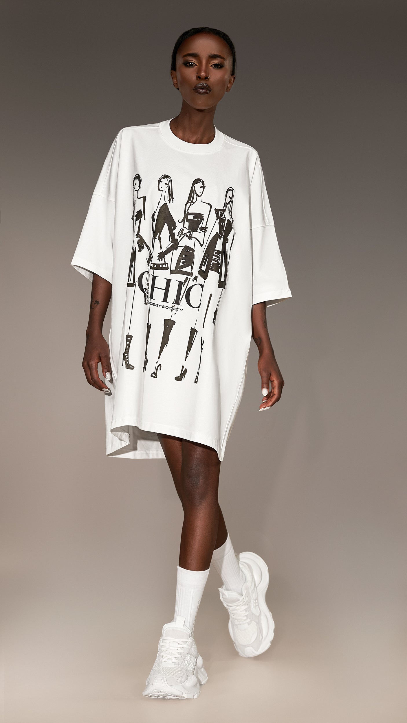 Oversized T-shirt "CHIC" - T26346