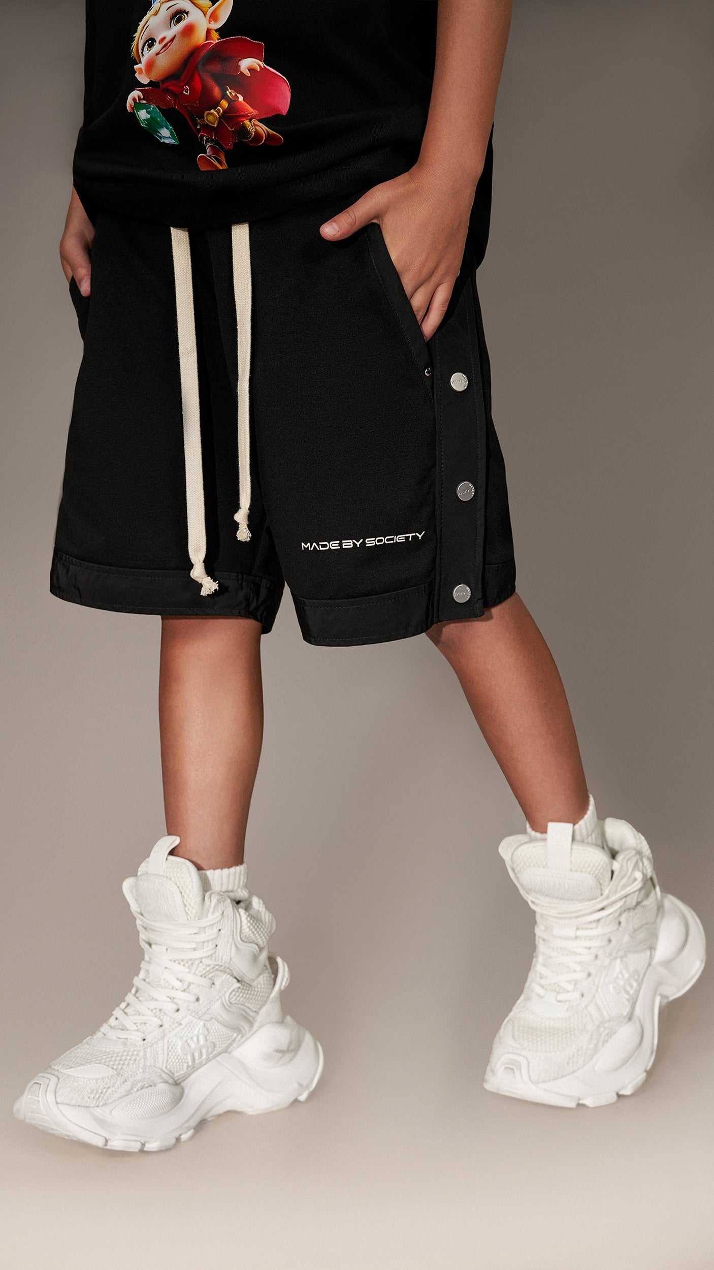 Bermuda Shorts with Studs - B36250
