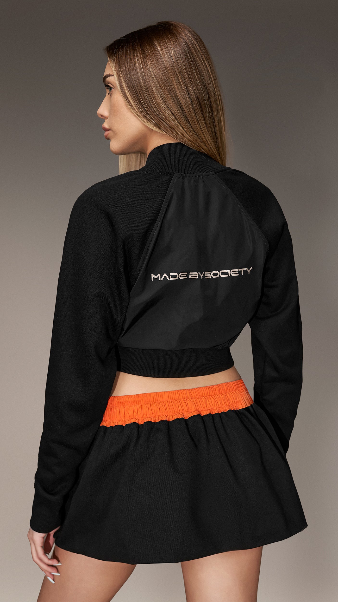 Cropowy dres z zamkiem MADE BY SOCIETY - H25787