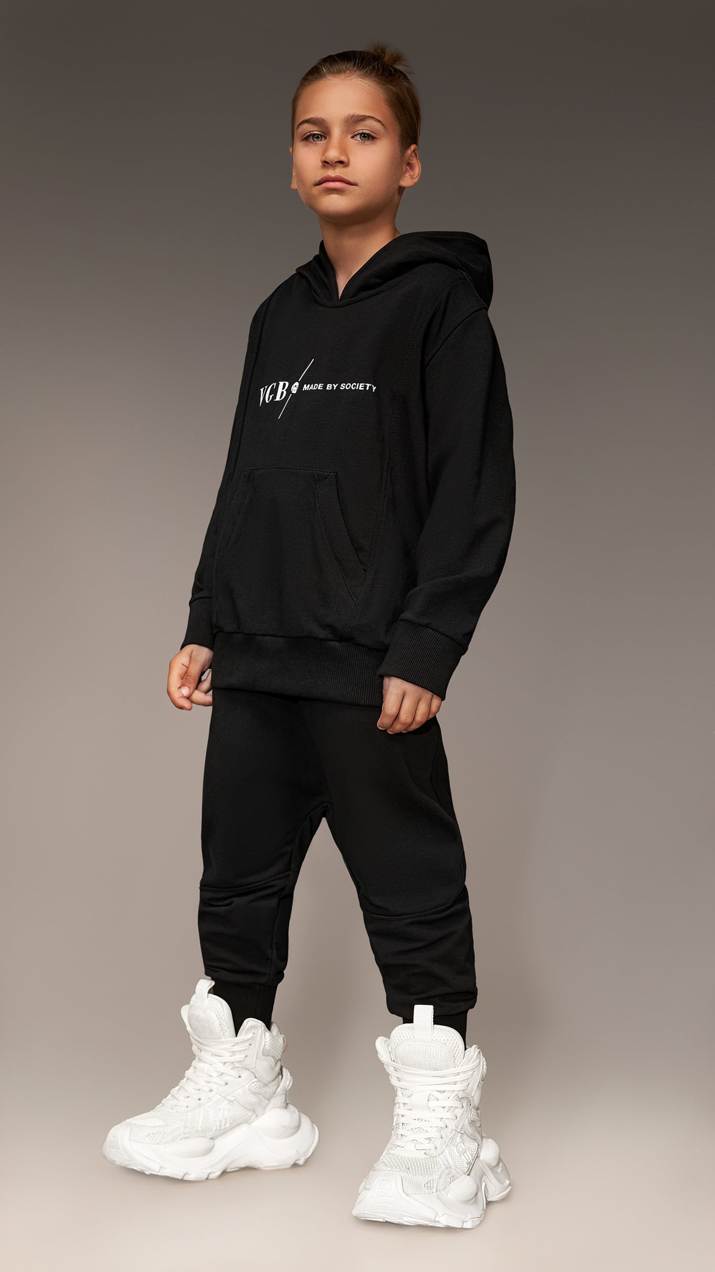 Epickie spodnie joggery - P32055