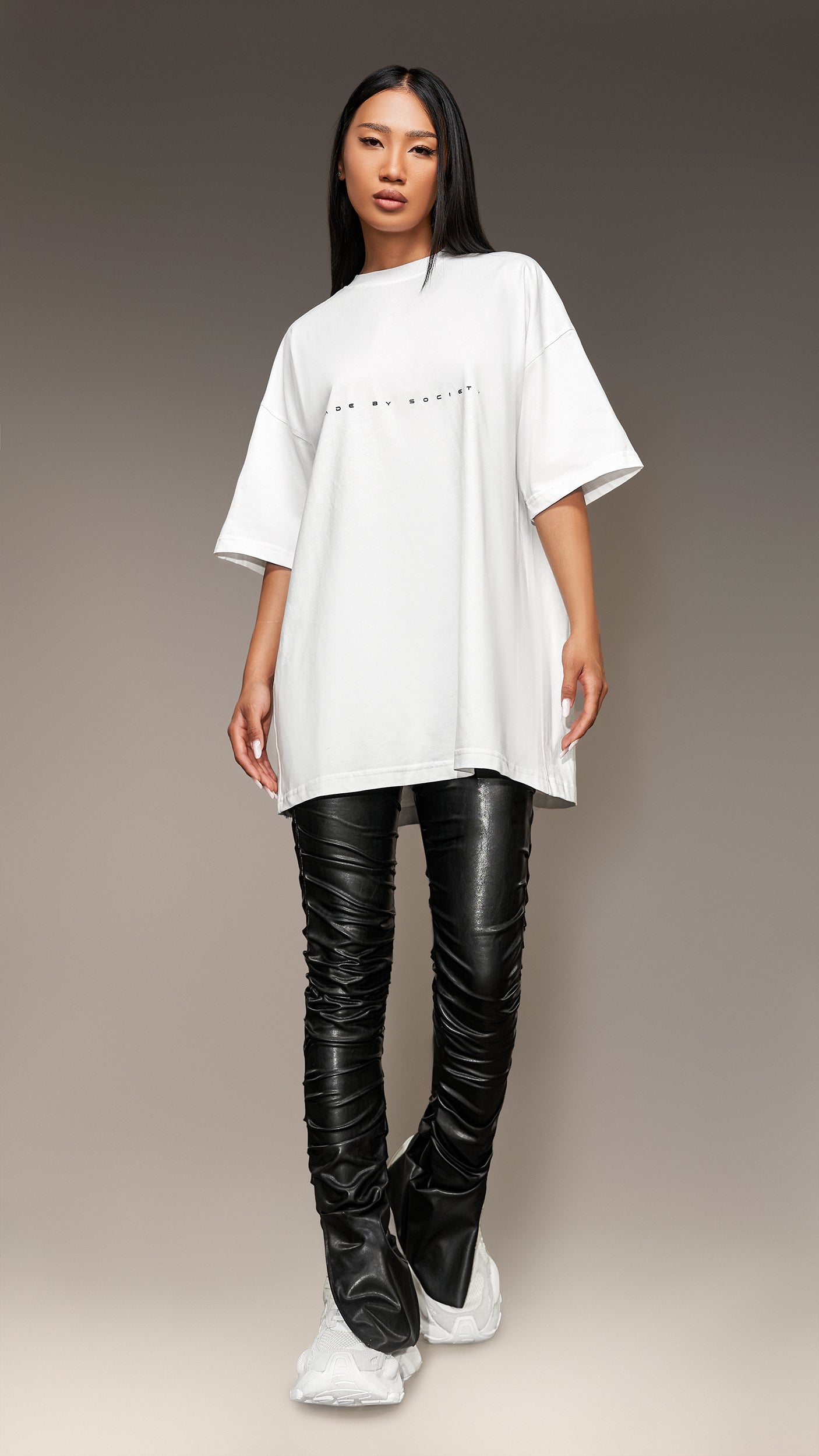 T-shirt z wycięciem na plecach - T26635