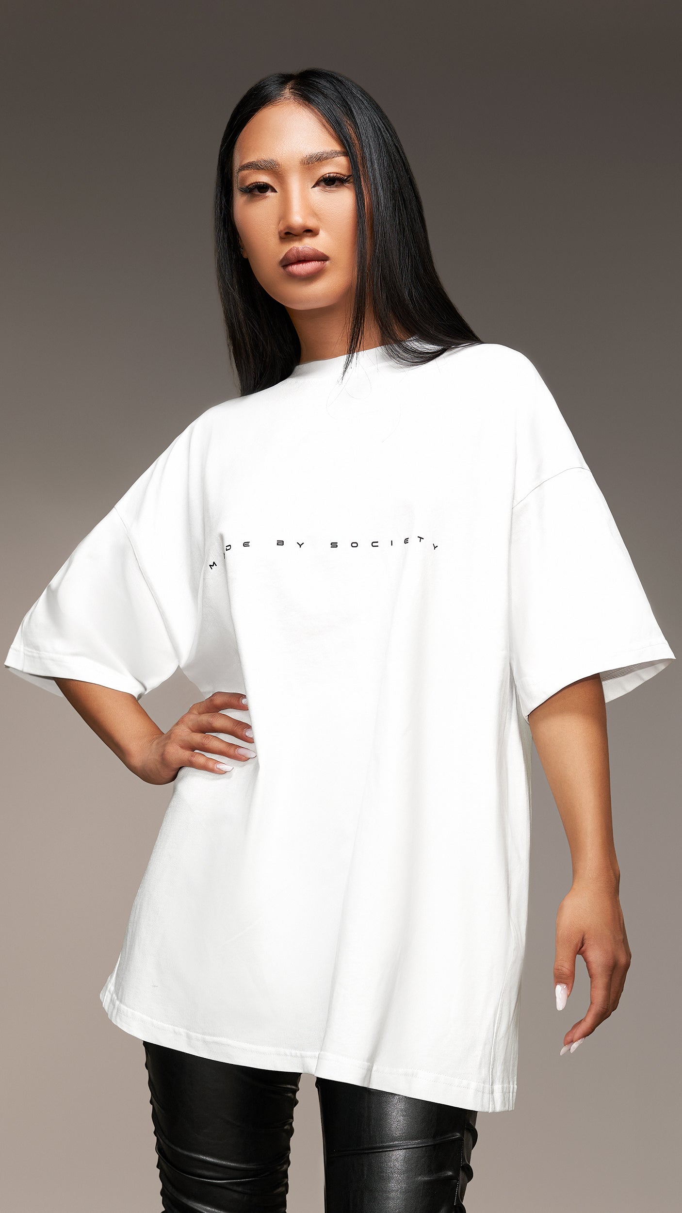 T-shirt z wycięciem na plecach - T26635