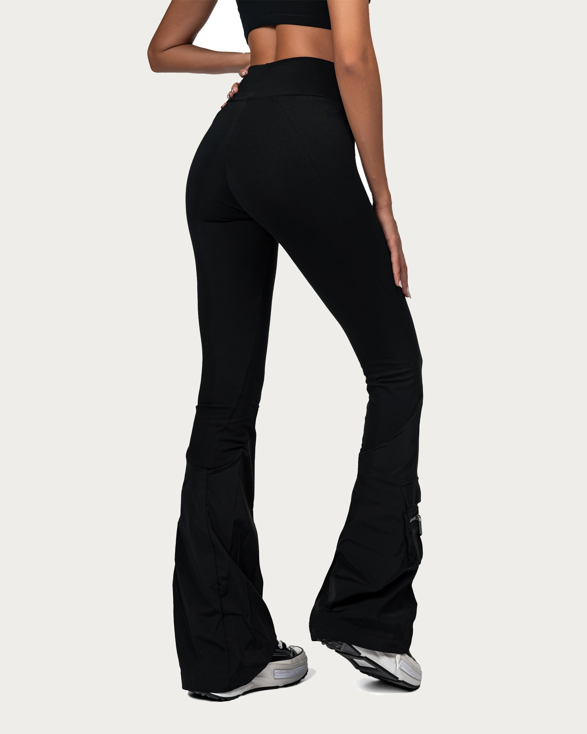 Rozkloszowane legginsy - P24396