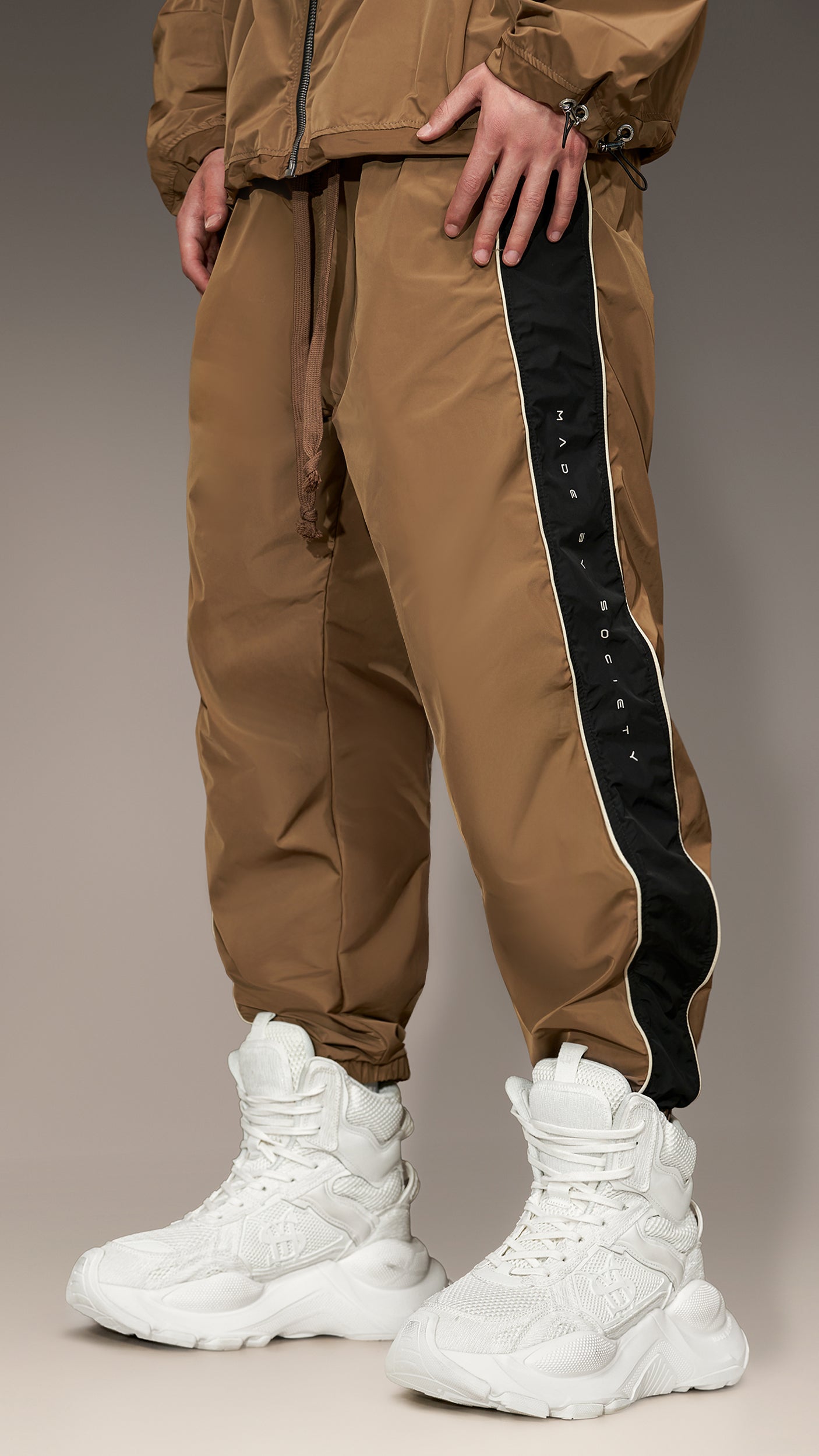 Spodnie Iconic Shield Slouch