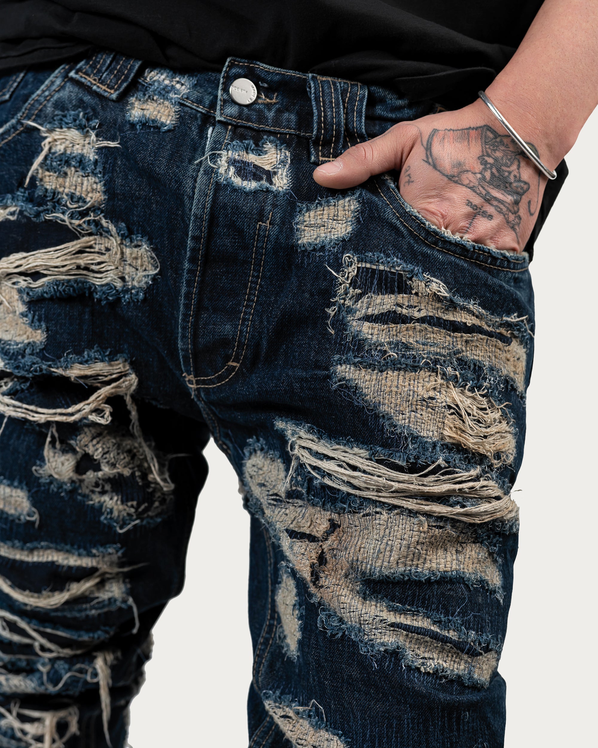 Distressed Jeans - P13360