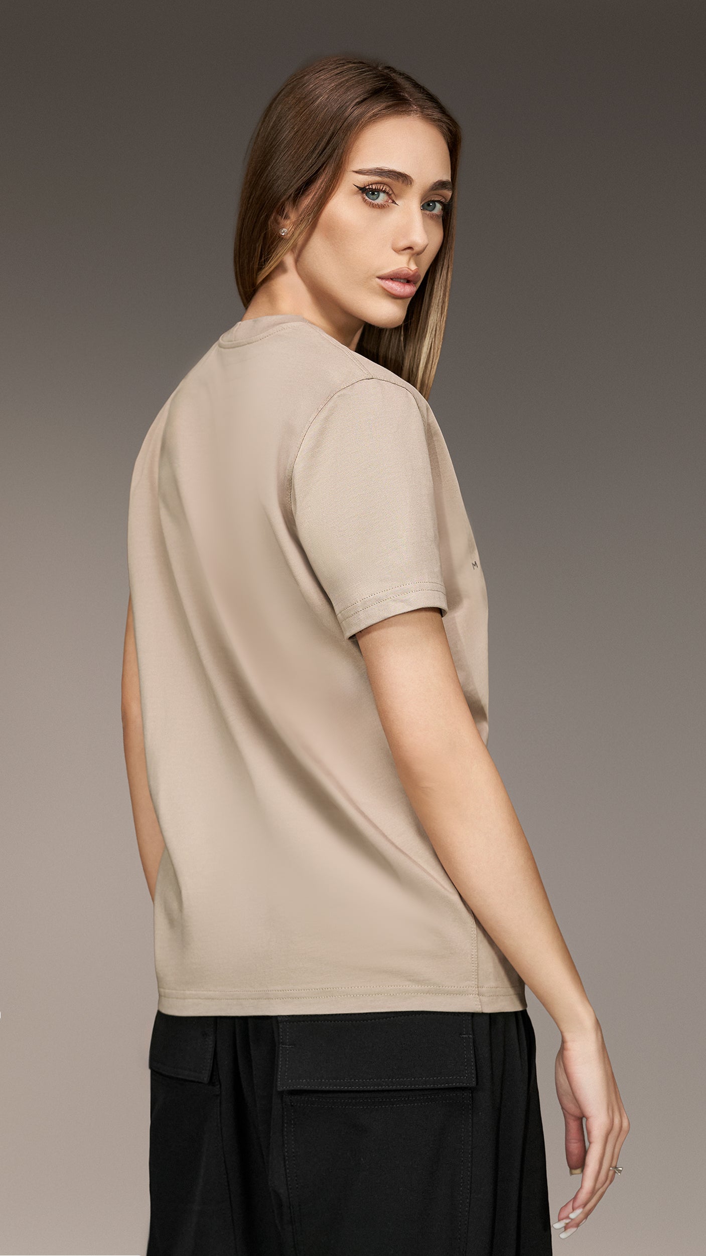 Koszulka Essential Discreet Logo - T26942