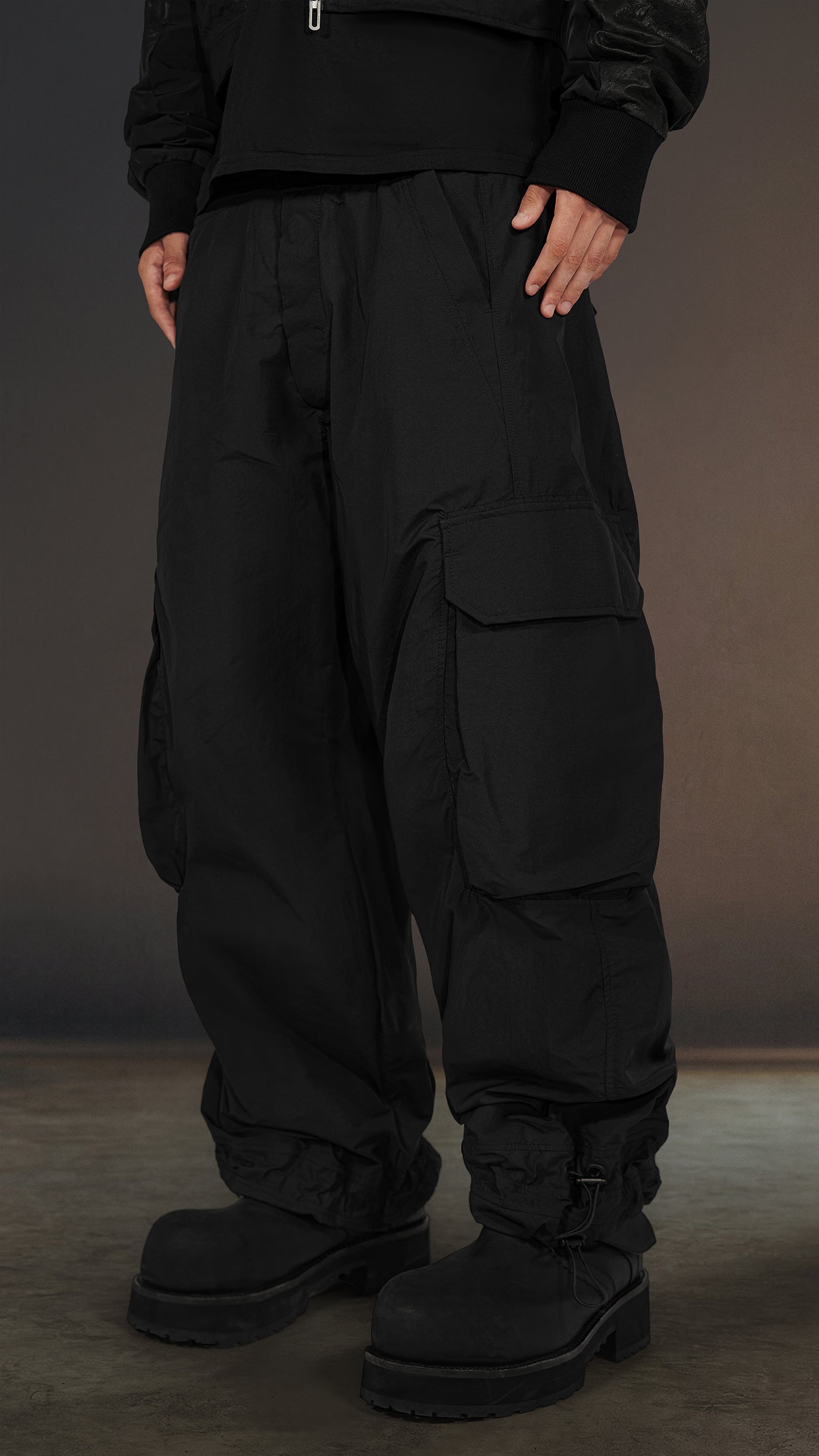 Pantaloni MONOLITH - P17812