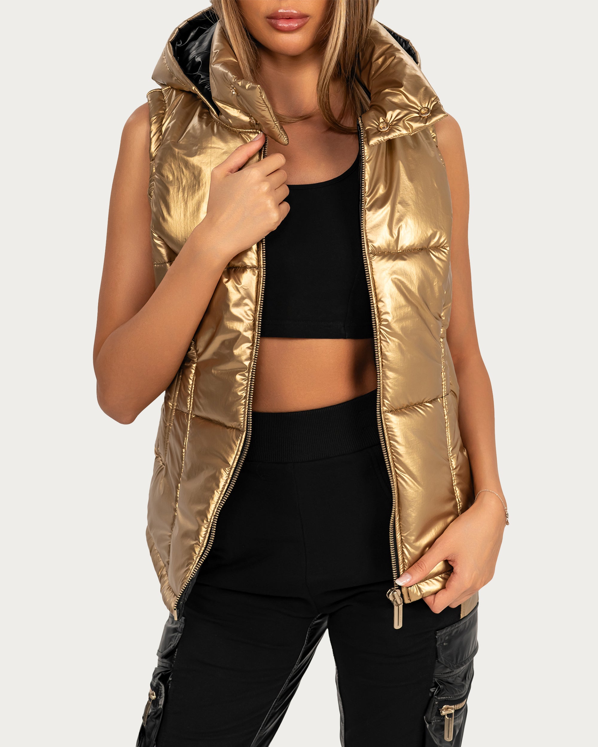 Varnished gold vest - V25001