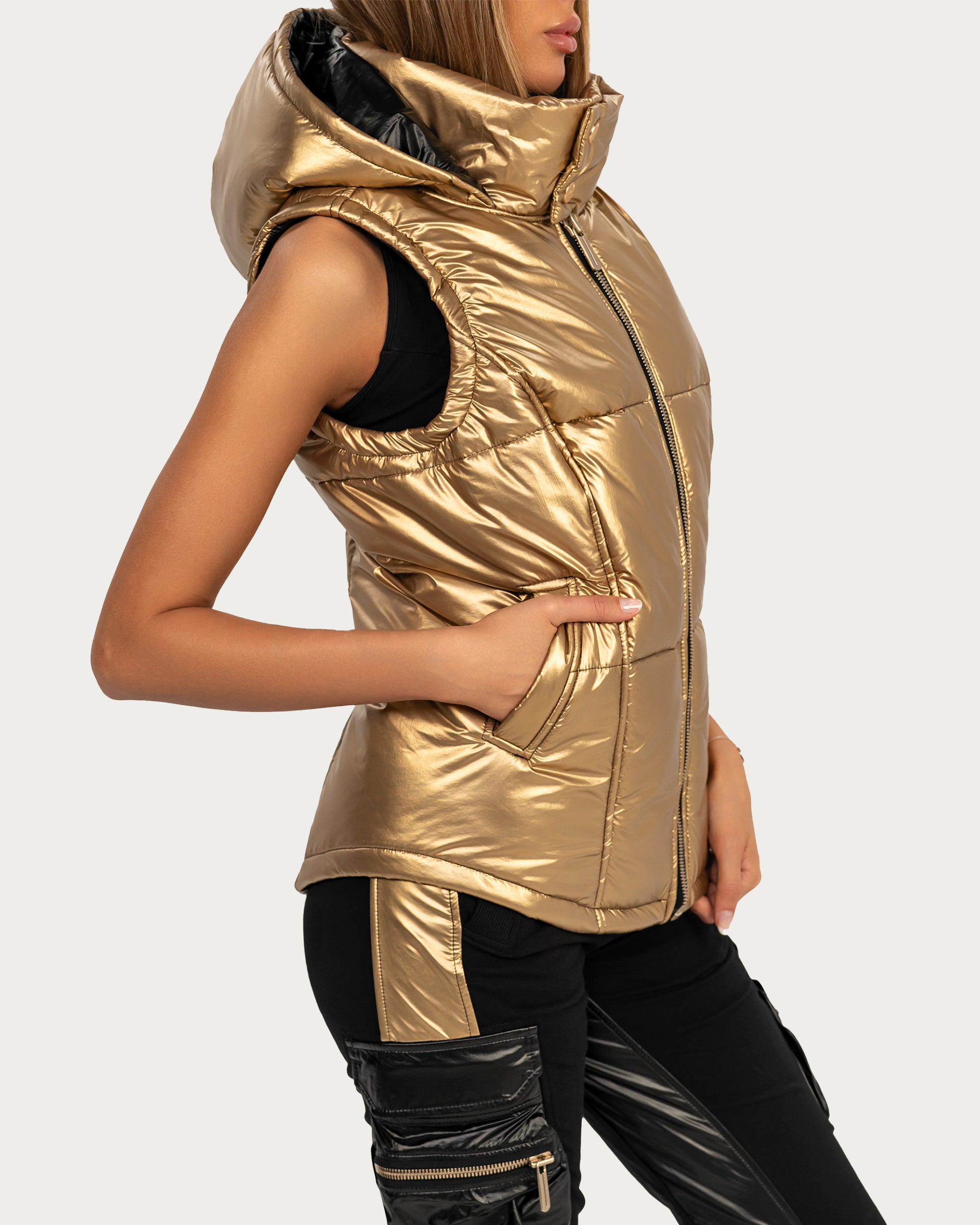 Varnished gold vest - V25001