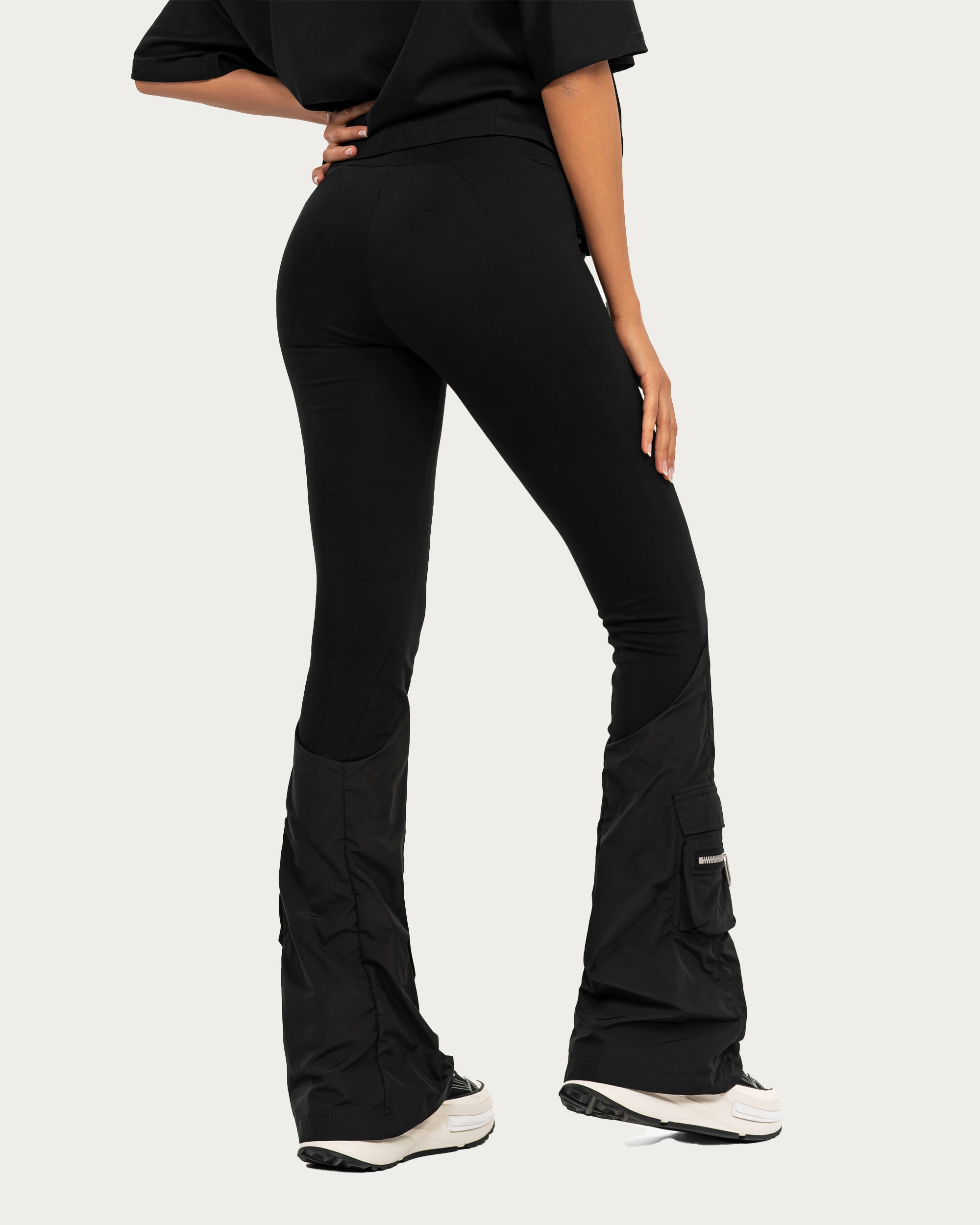 Rozkloszowane legginsy - P24979