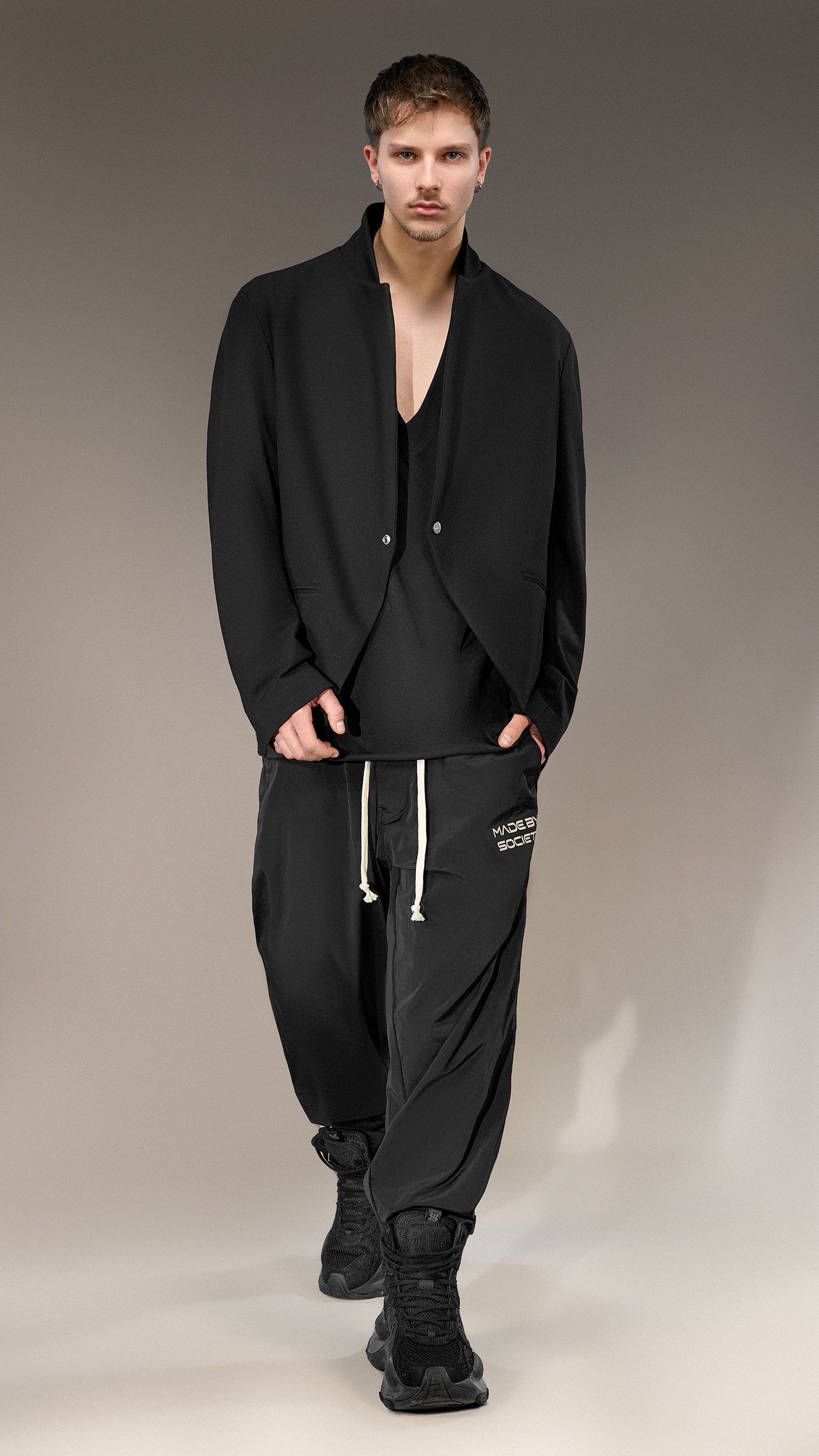 Pantaloni Jogger Negri „Made by Society” - P15829