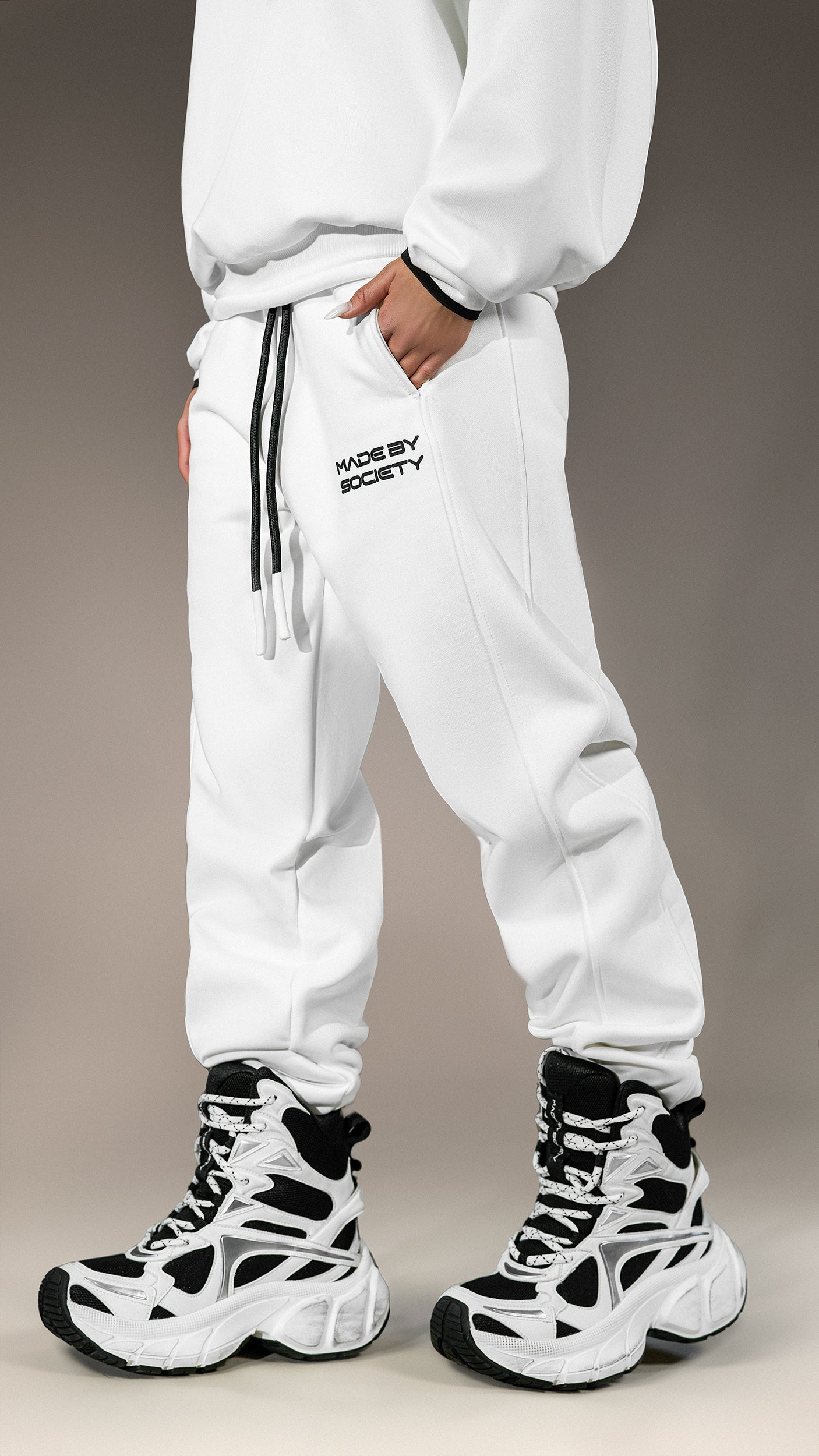 Spodnie Jogger "Made By Society" - P25898