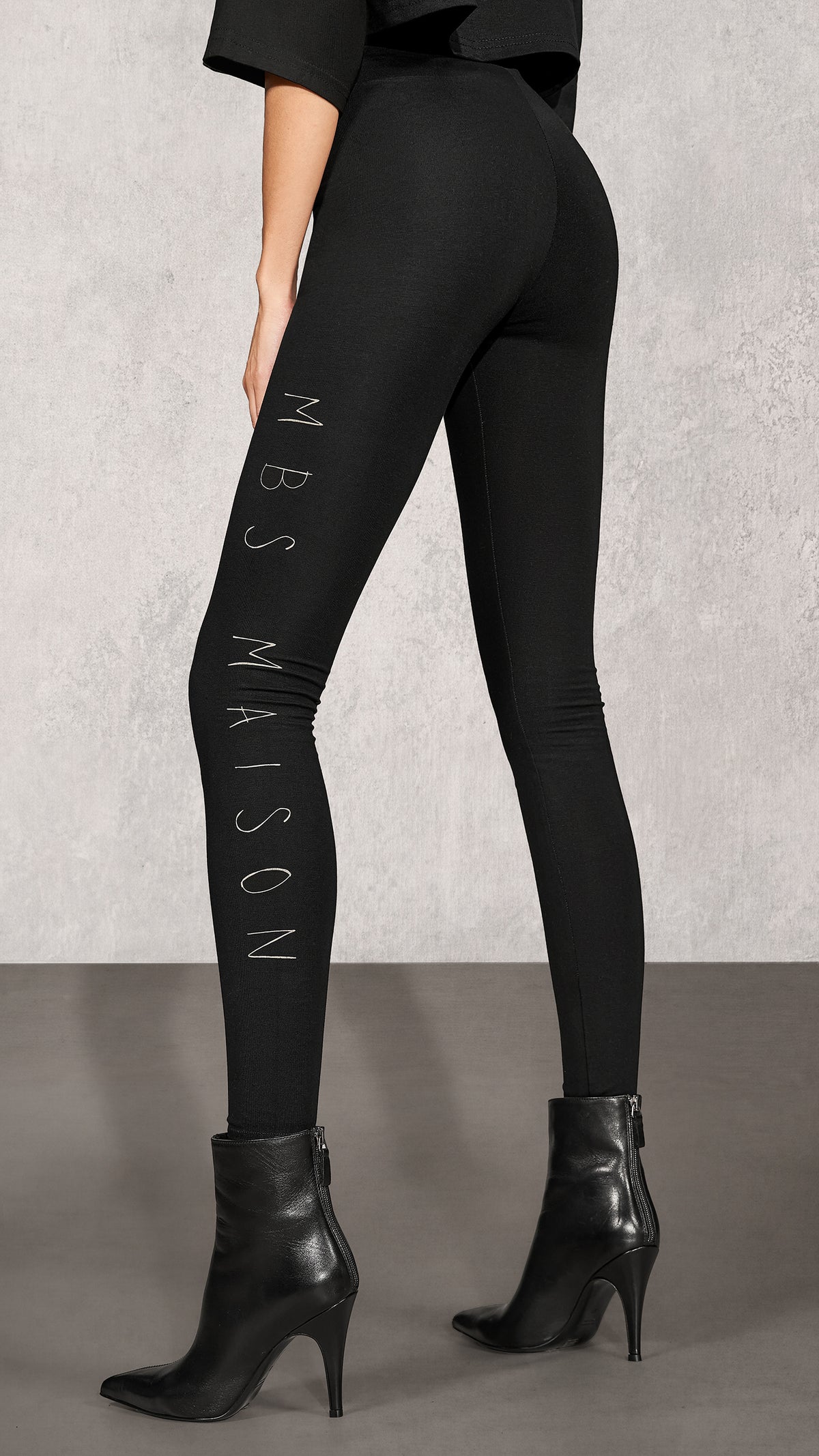 Pantaloni Absolute Black - P27512
