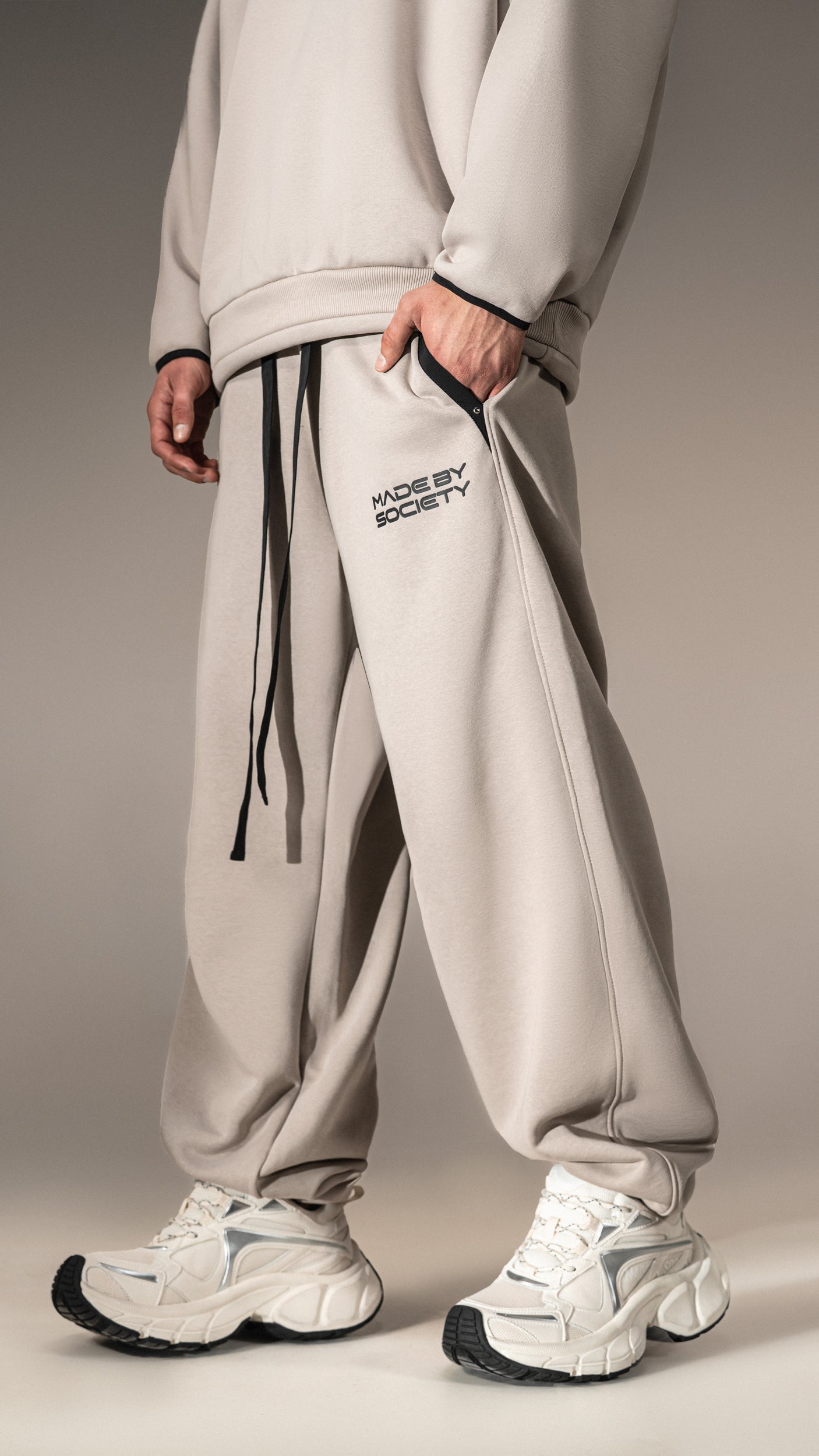 Pantaloni „Made by Society” – Design Relaxat – P15752